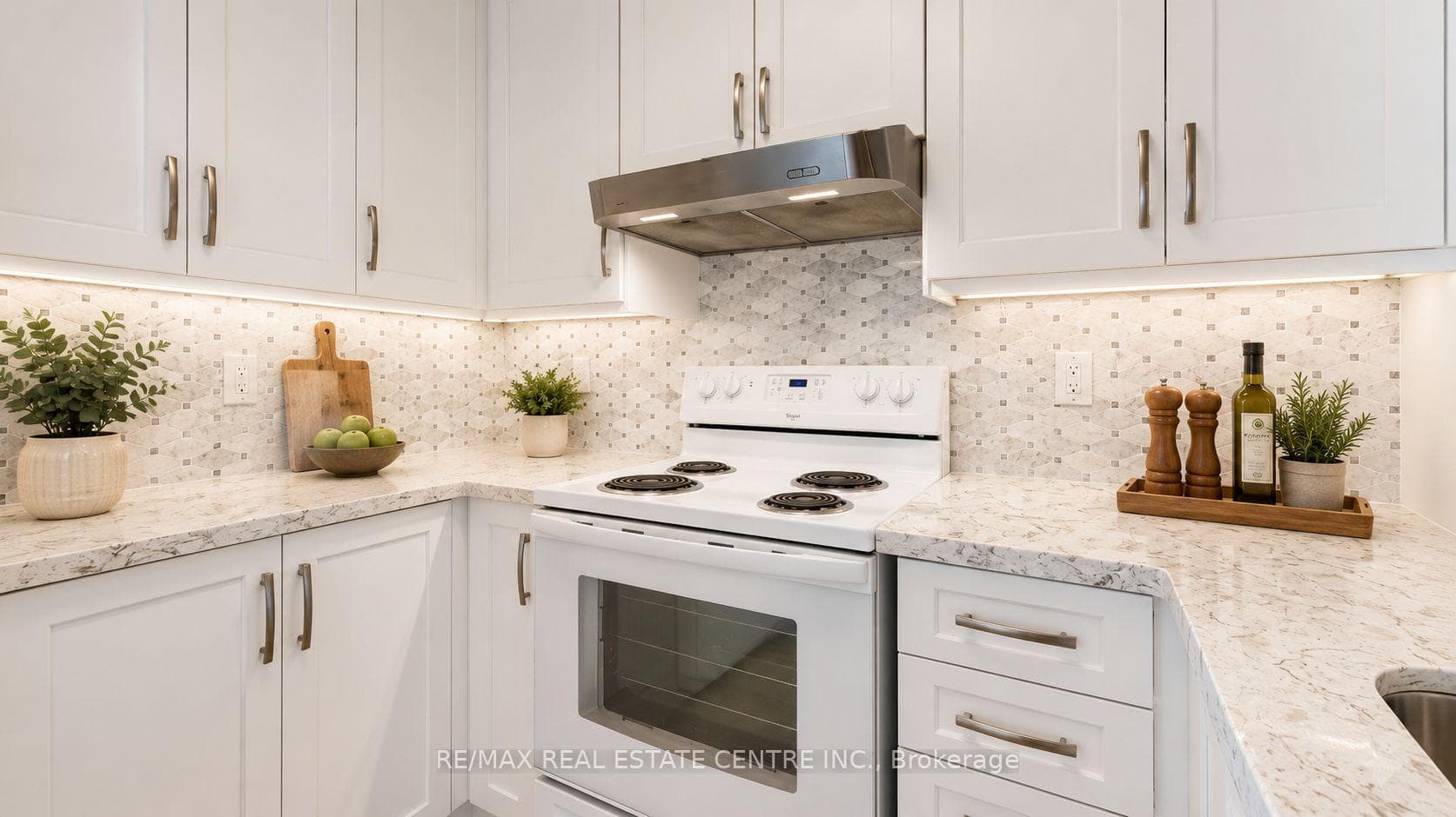 220 Forum Drive Unit 613 photo 17