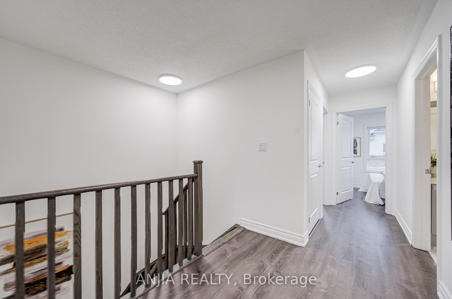 82 Chicago Lane photo 29