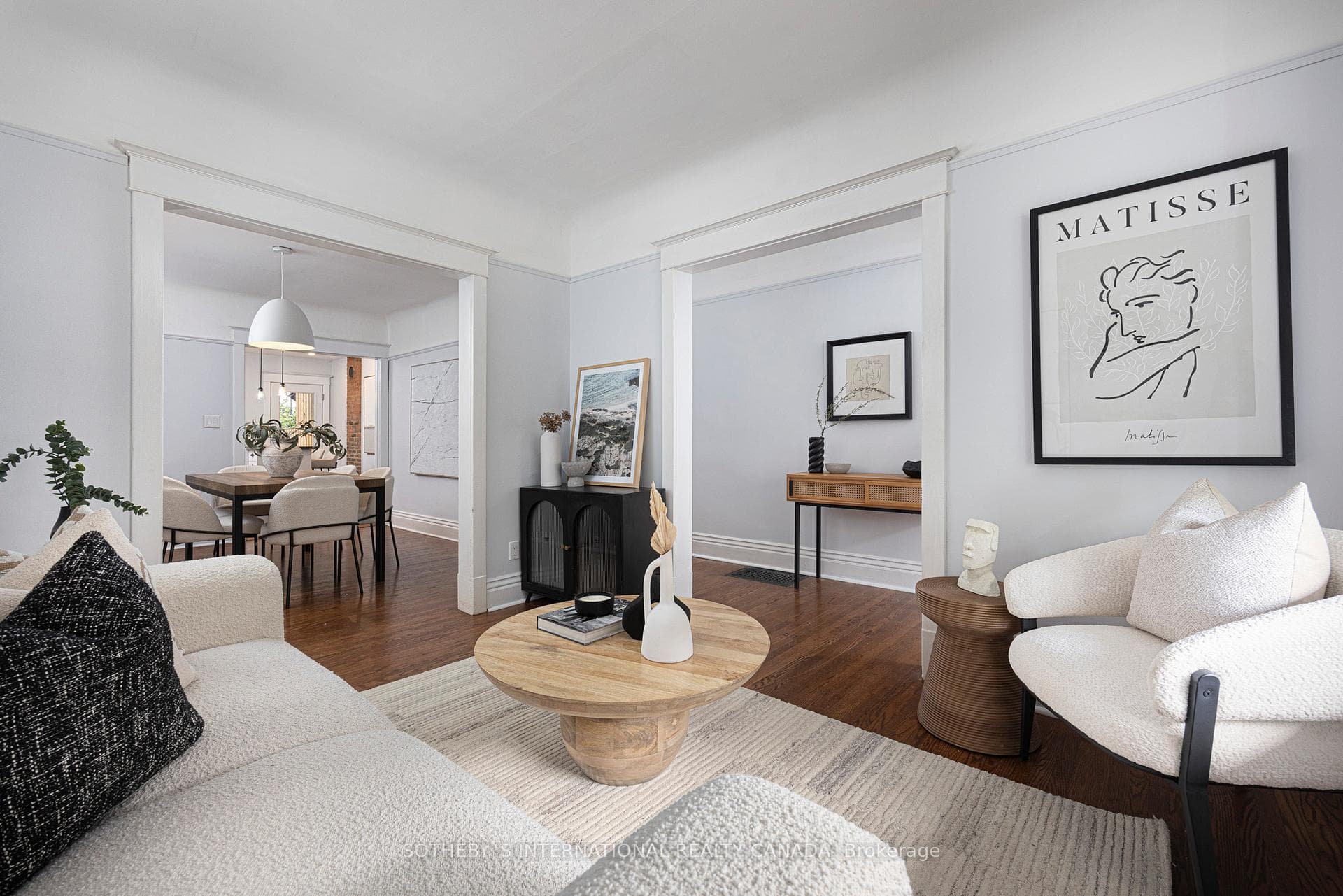 23 Perth Avenue photo 4