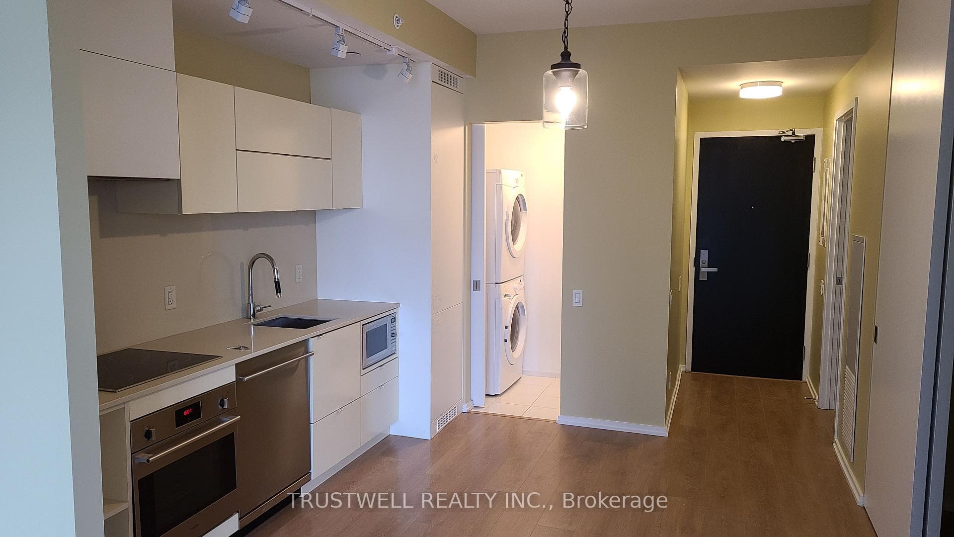 295 Adelaide Street Unit 903 photo 9