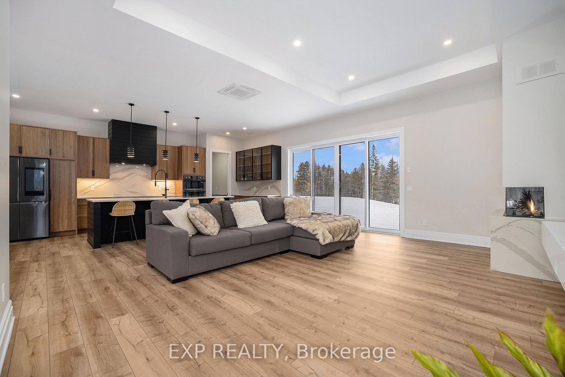 7433 Dwyer Hill Road photo 9