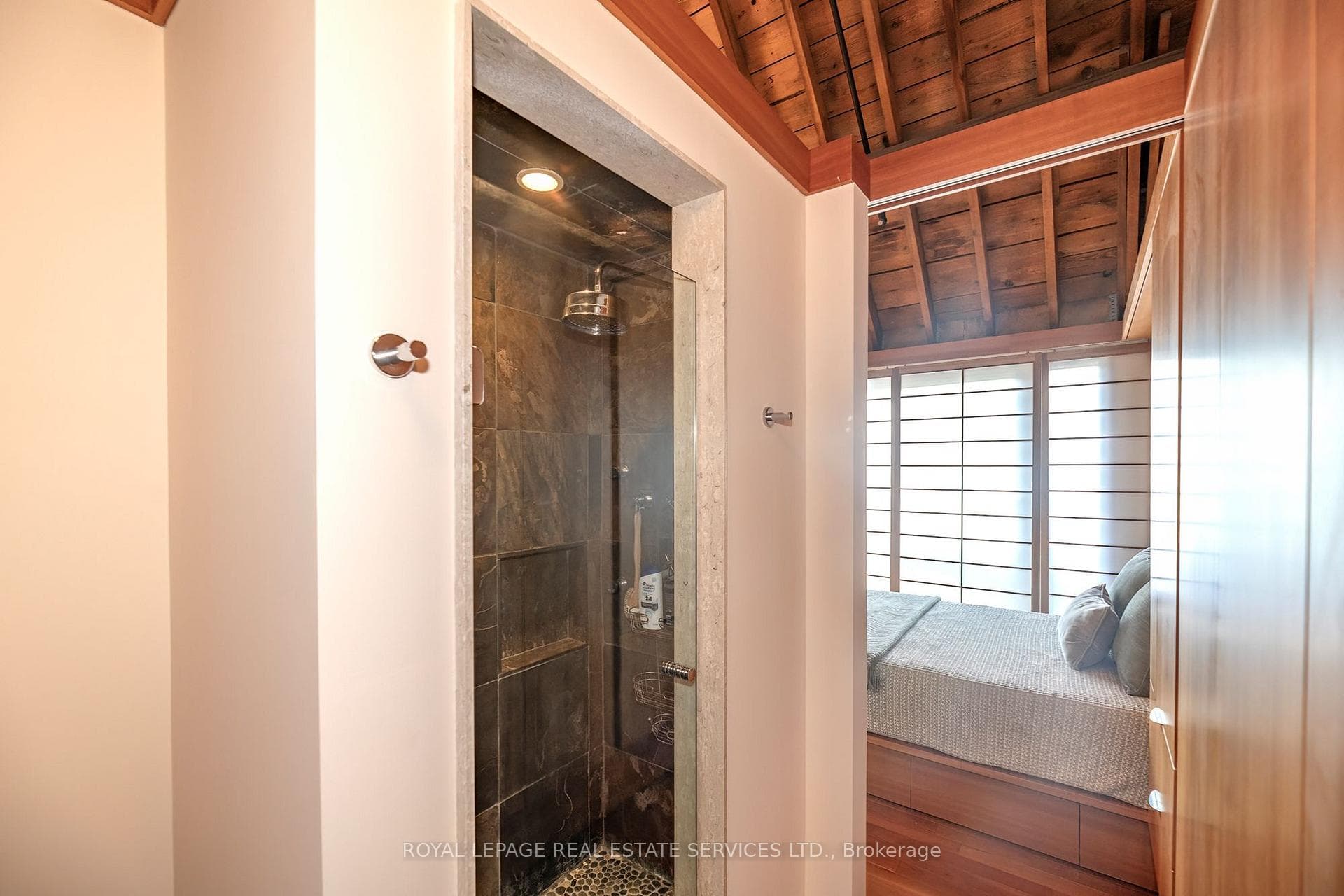 384 Sunnyside Avenue Unit 308 photo 33