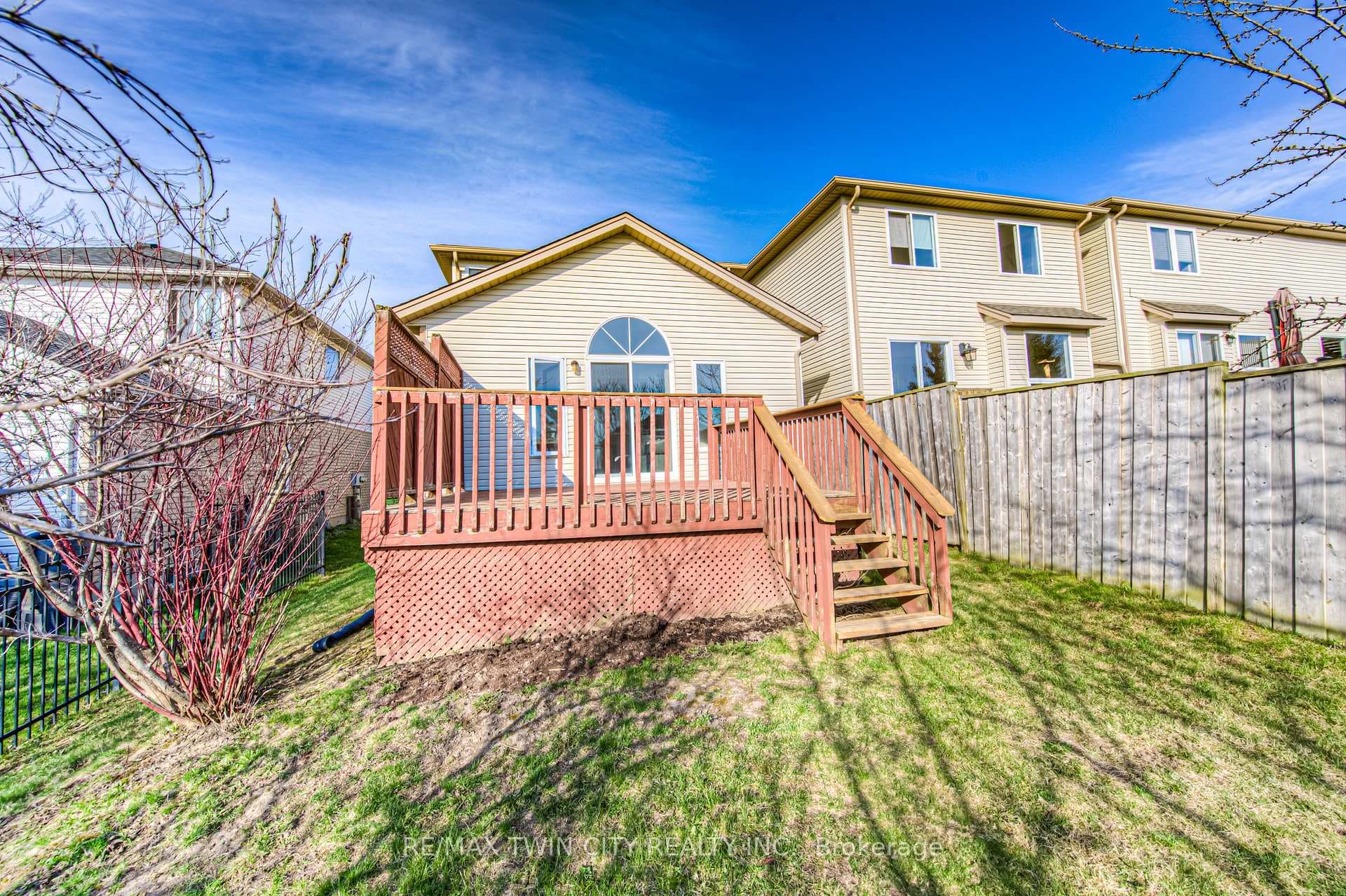 689 Zermatt Drive photo 45