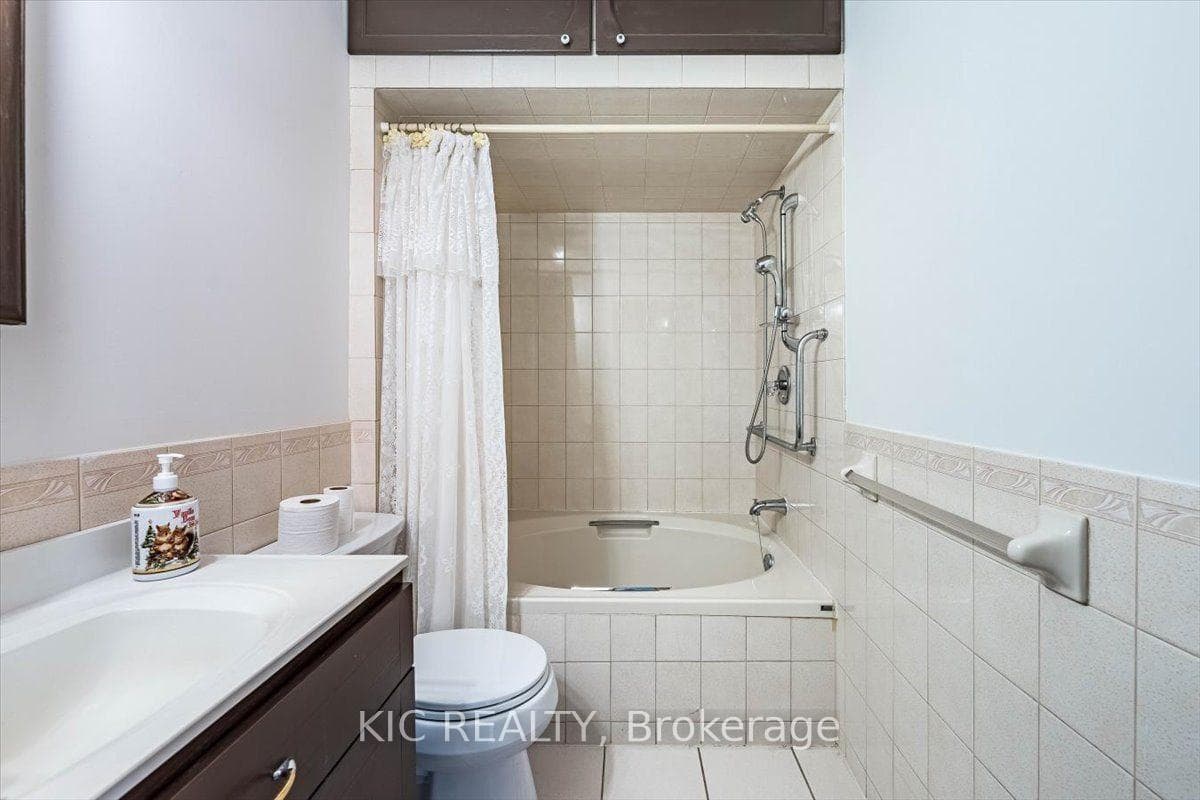 145 Boultbee Avenue photo 30