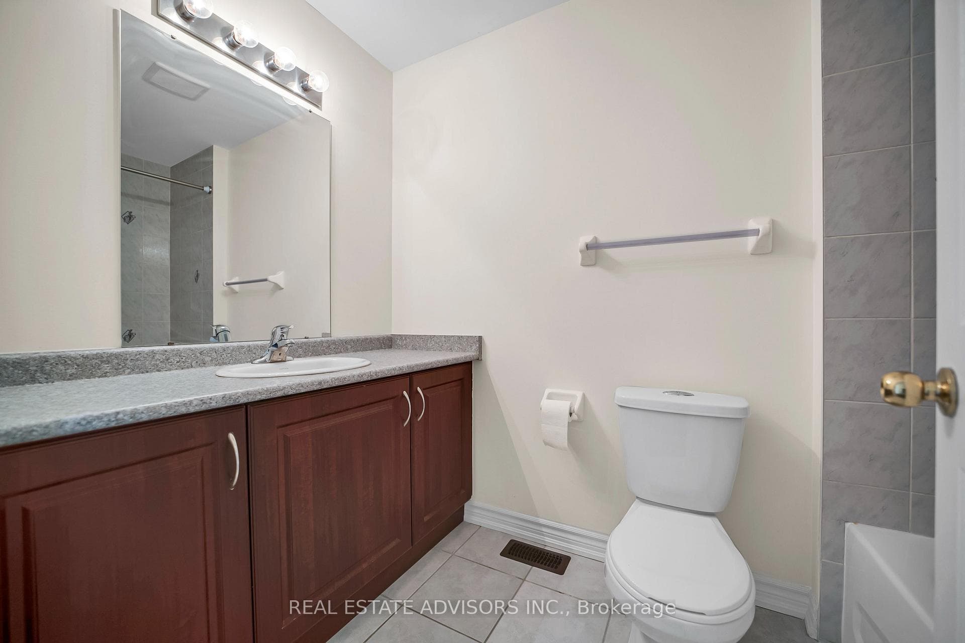 317 Rita's Avenue photo 23