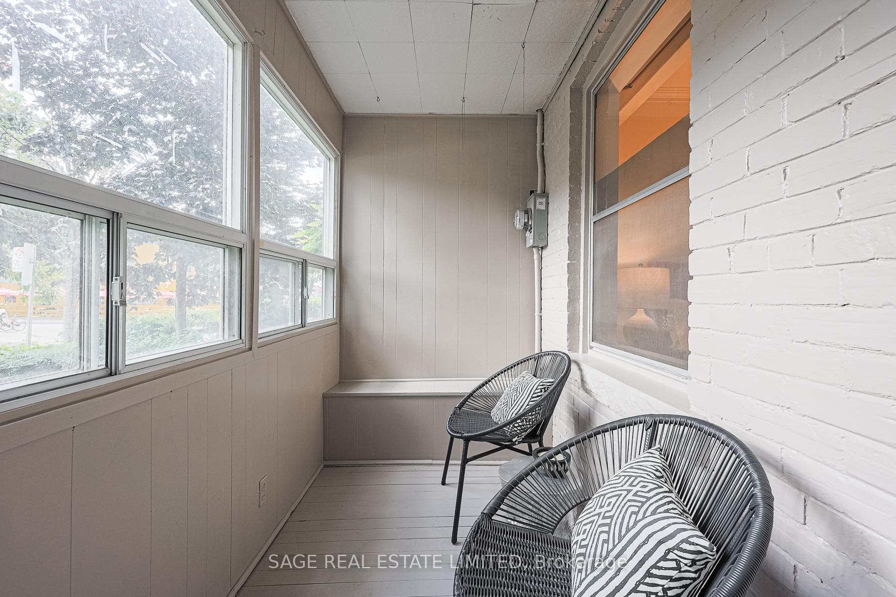 140 Strachan Avenue photo 3