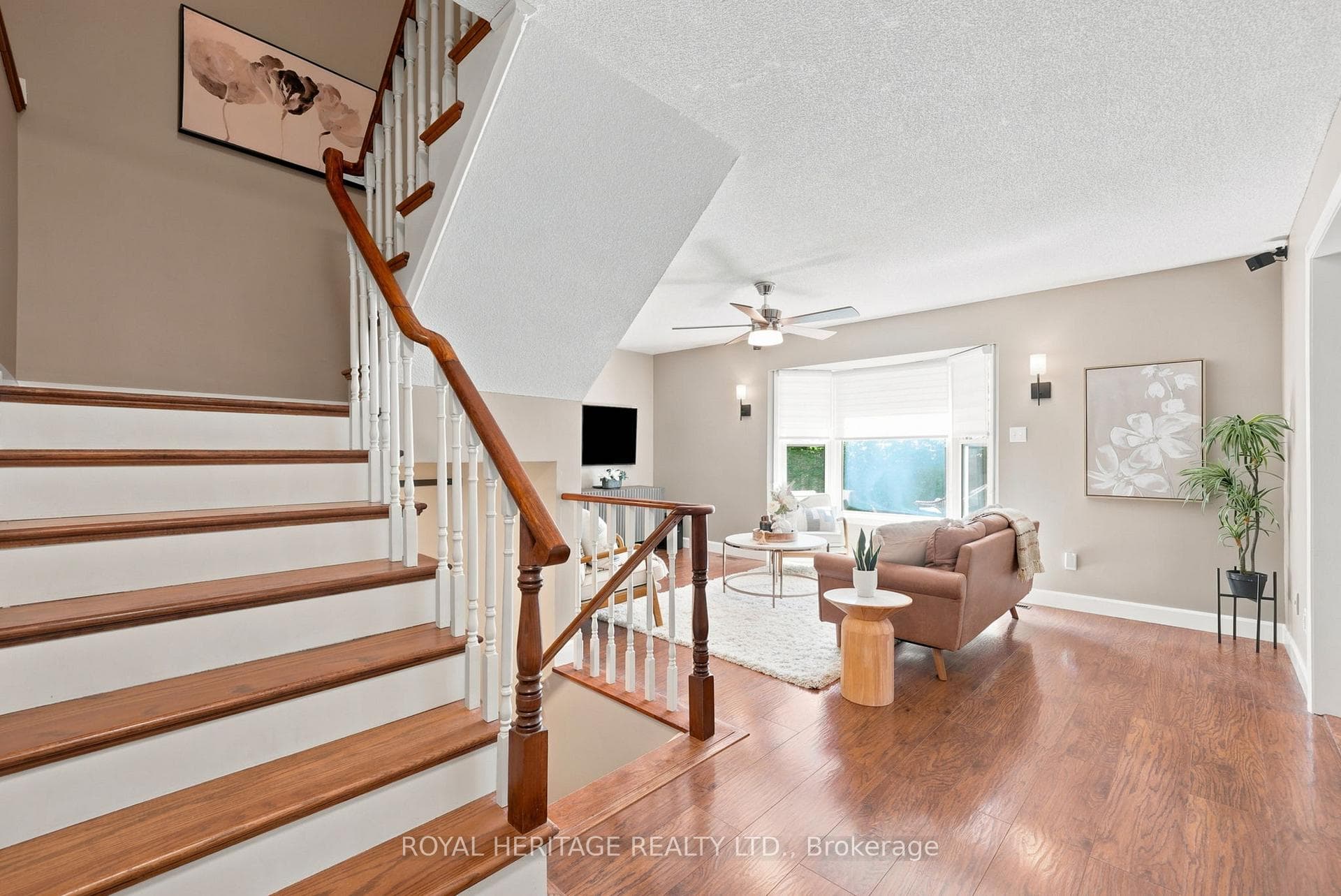 689 Pascoe Court photo 24
