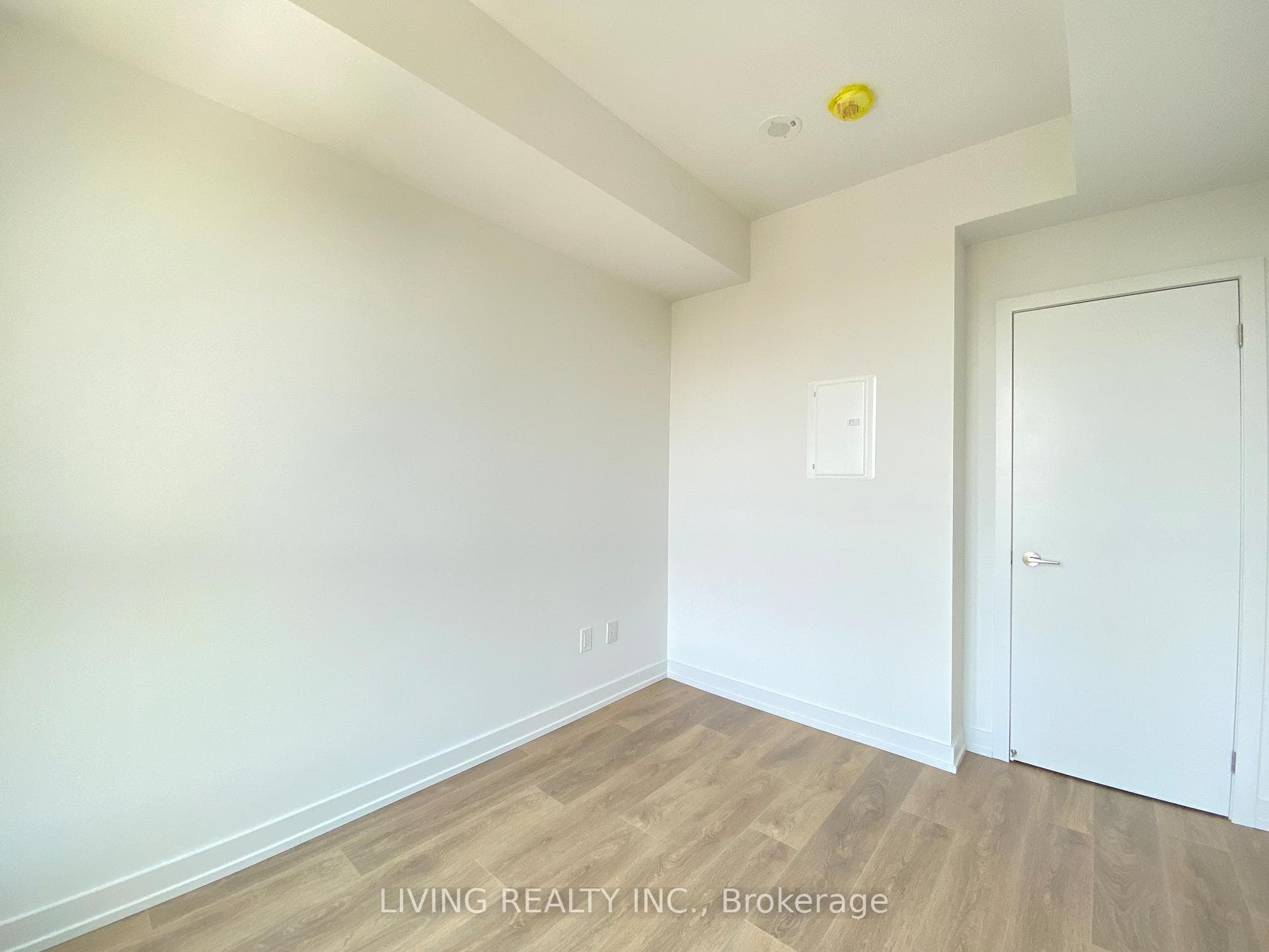 150 Logan Avenue Unit 540 photo 17