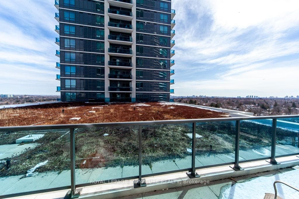 7165 Yonge Street Unit 905 photo 25
