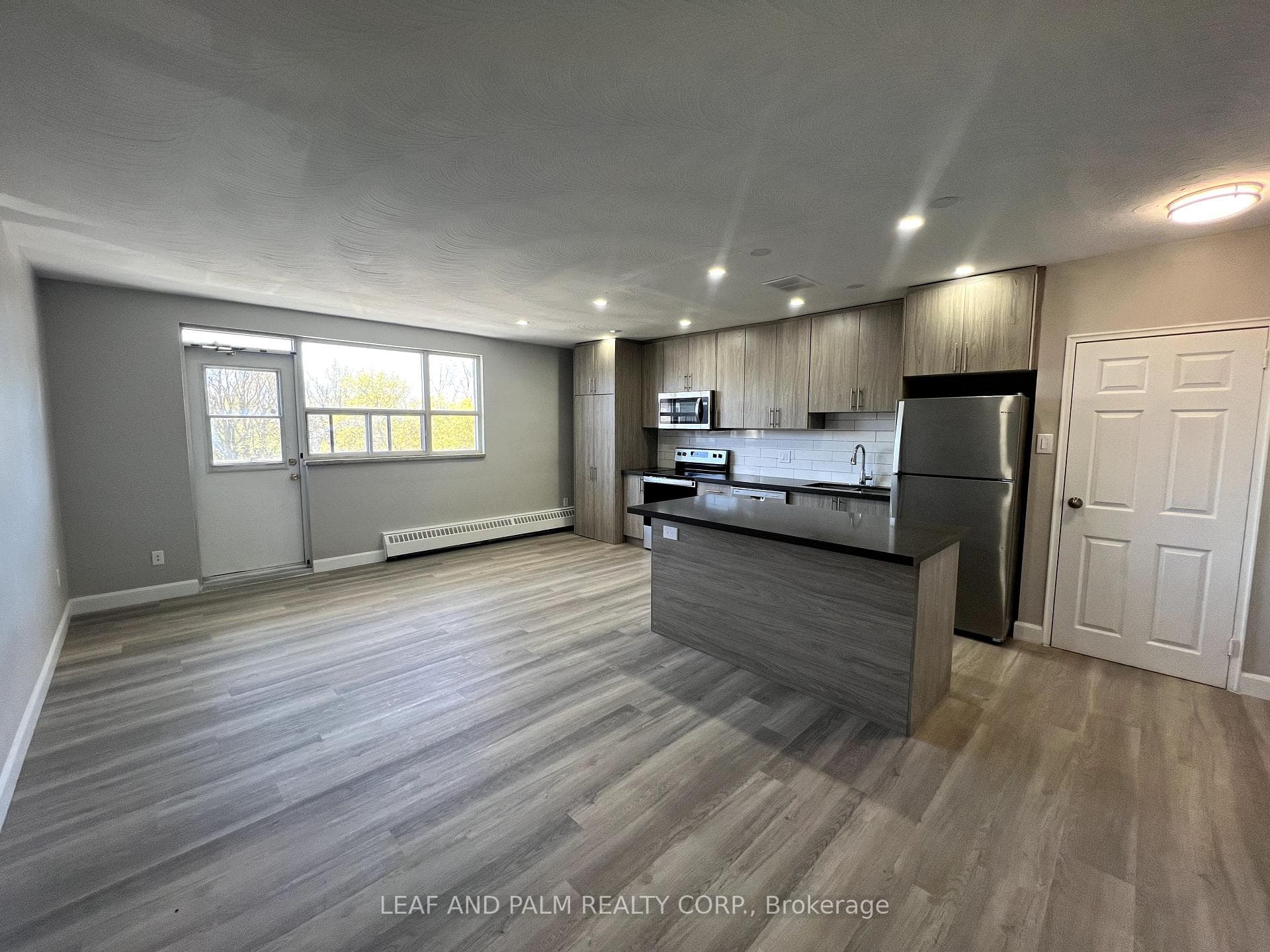 150 Colborne Avenue Unit 402 photo 13