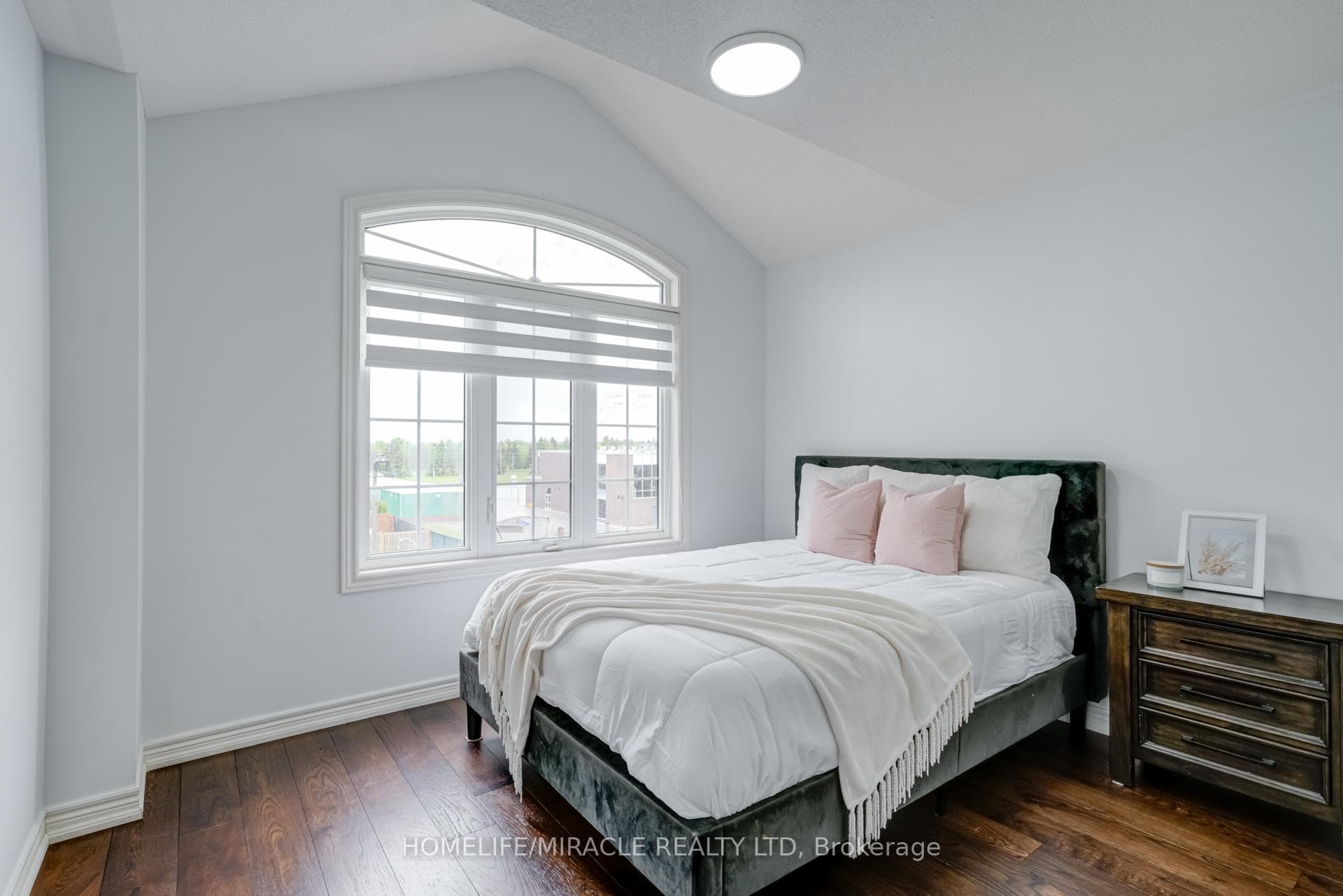 81 Willoughby Way photo 38