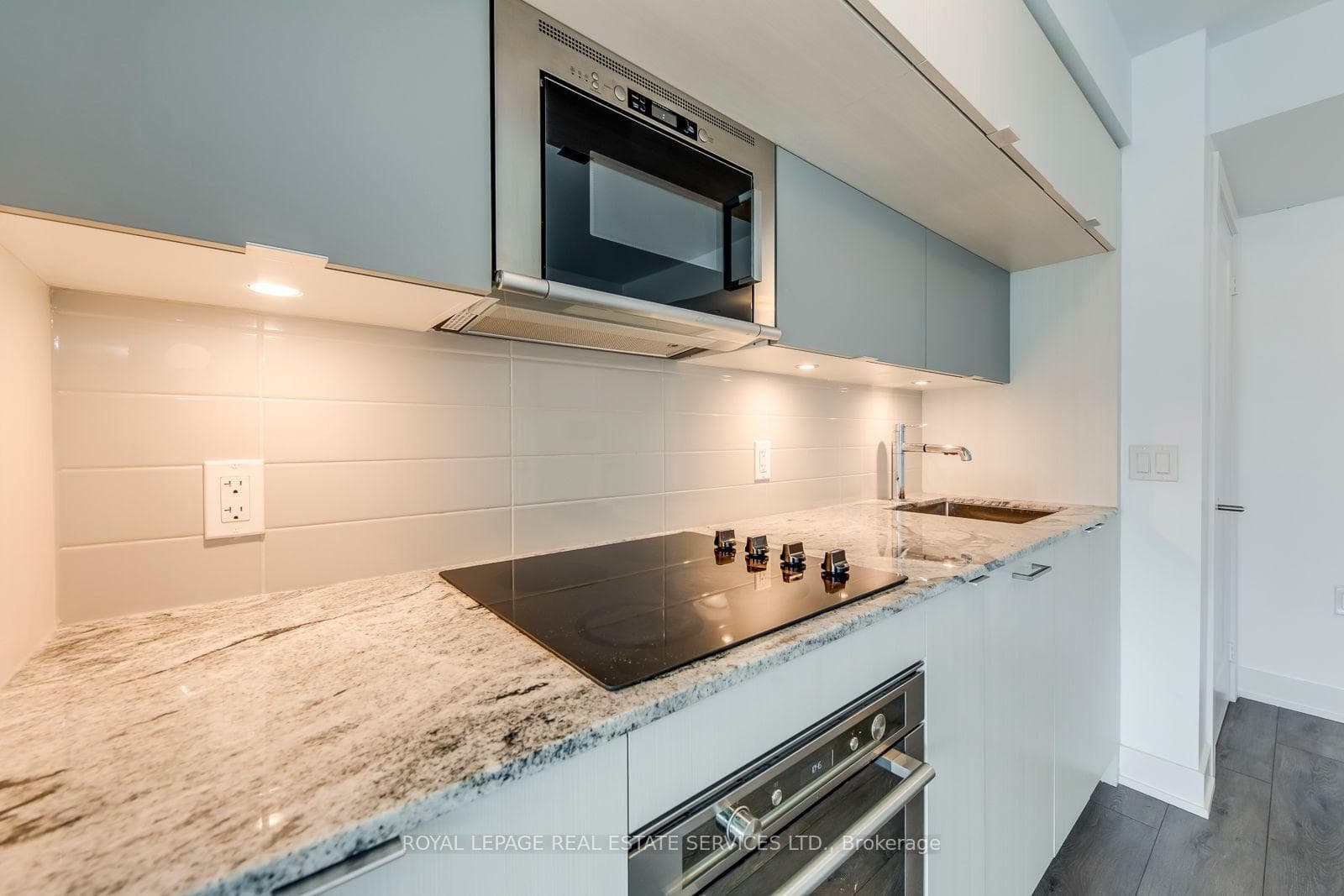 585 Bloor Street Unit 1320 photo 10