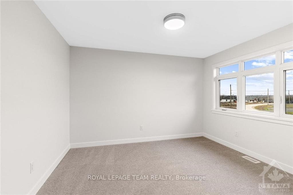 131 CASSIDY Crescent photo 24