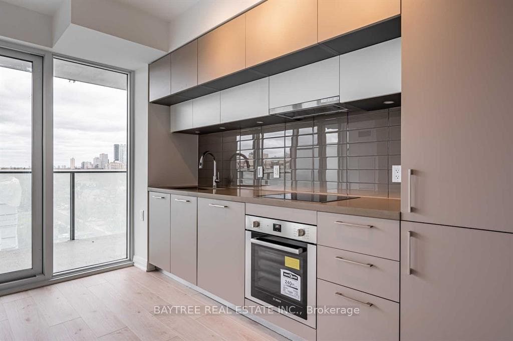 99 Foxbar Road Unit 1606 photo 9