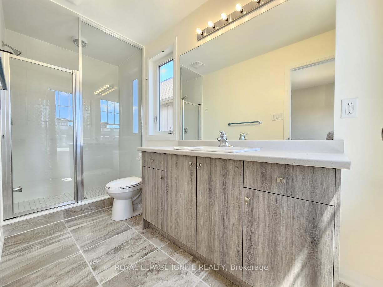 8 Clarington Boulevard photo 18