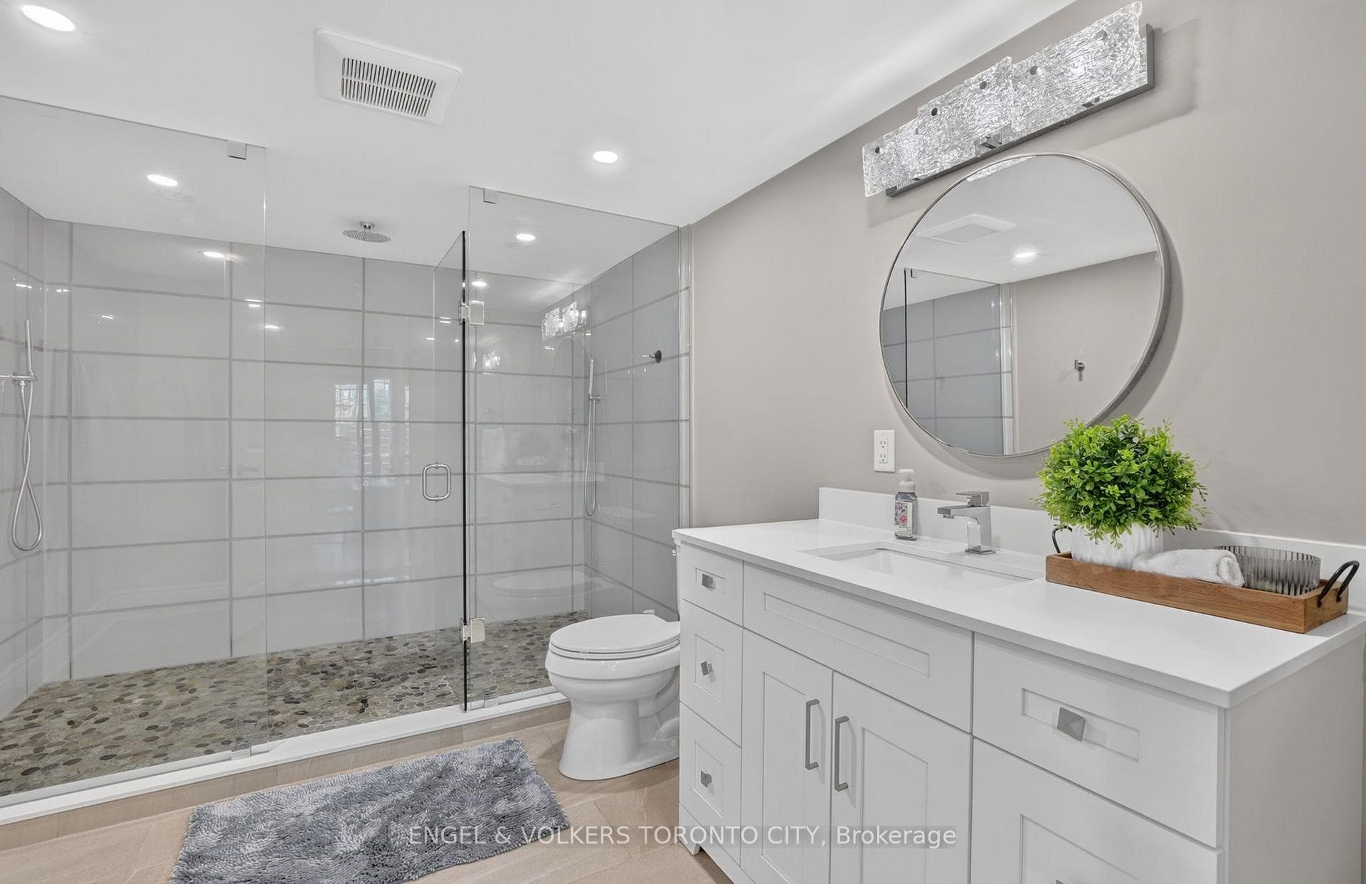 14 Coppermine Court photo 32