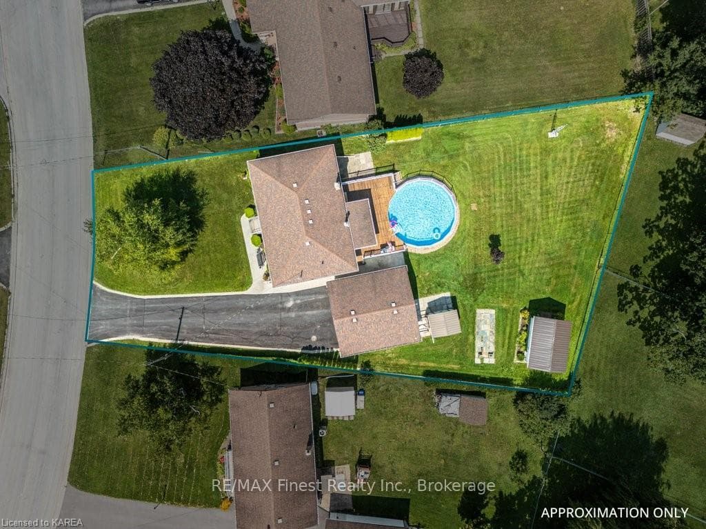 31 FAIRFIELD Boulevard photo 34