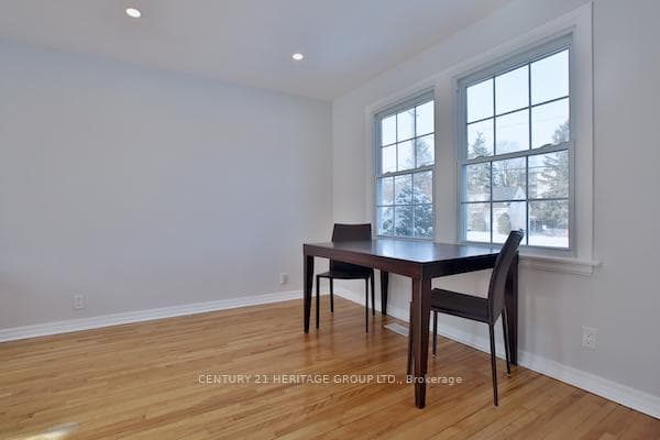 652 Queen Street photo 12