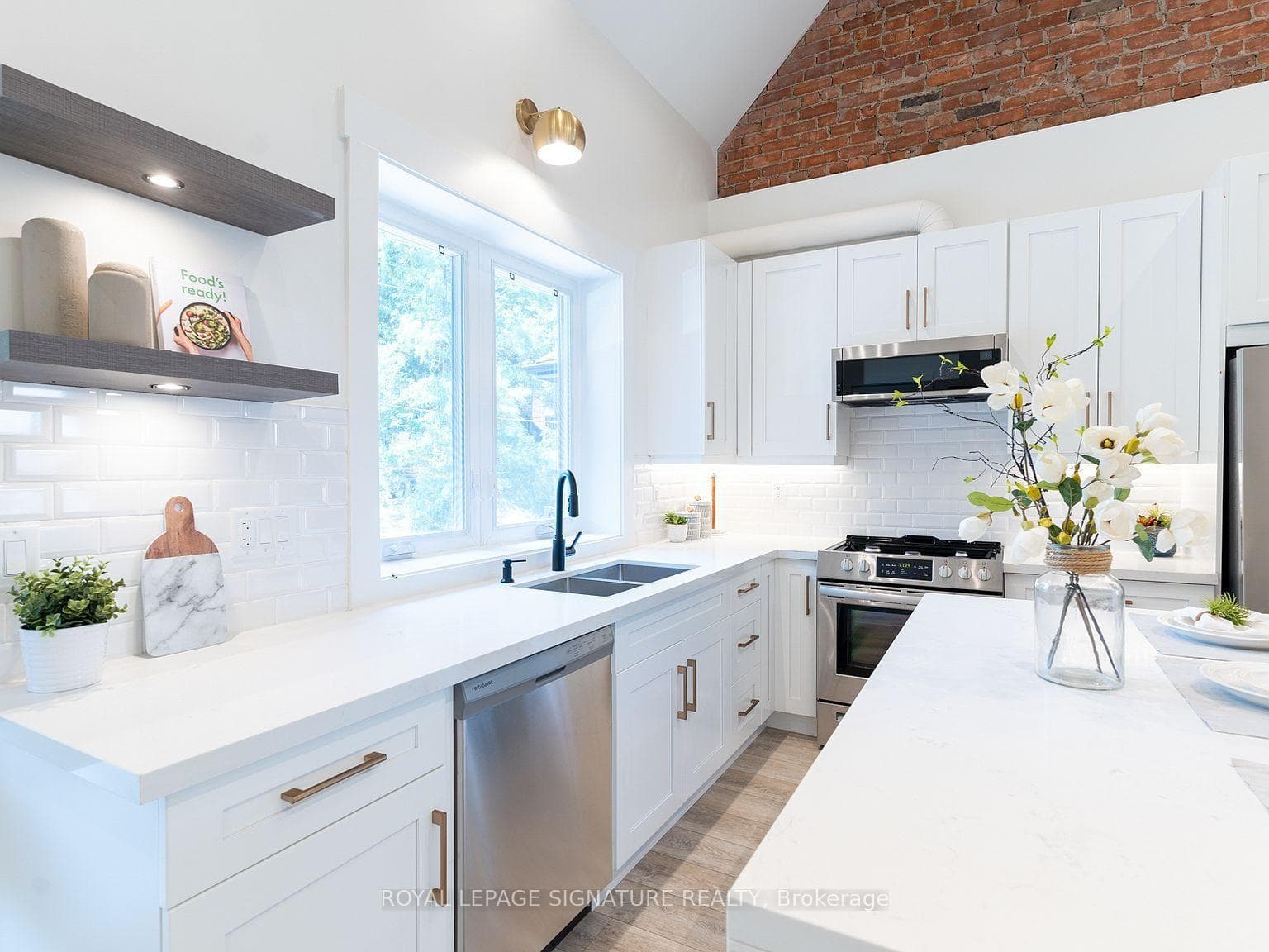 129 Kenilworth Avenue Unit Upper photo 3