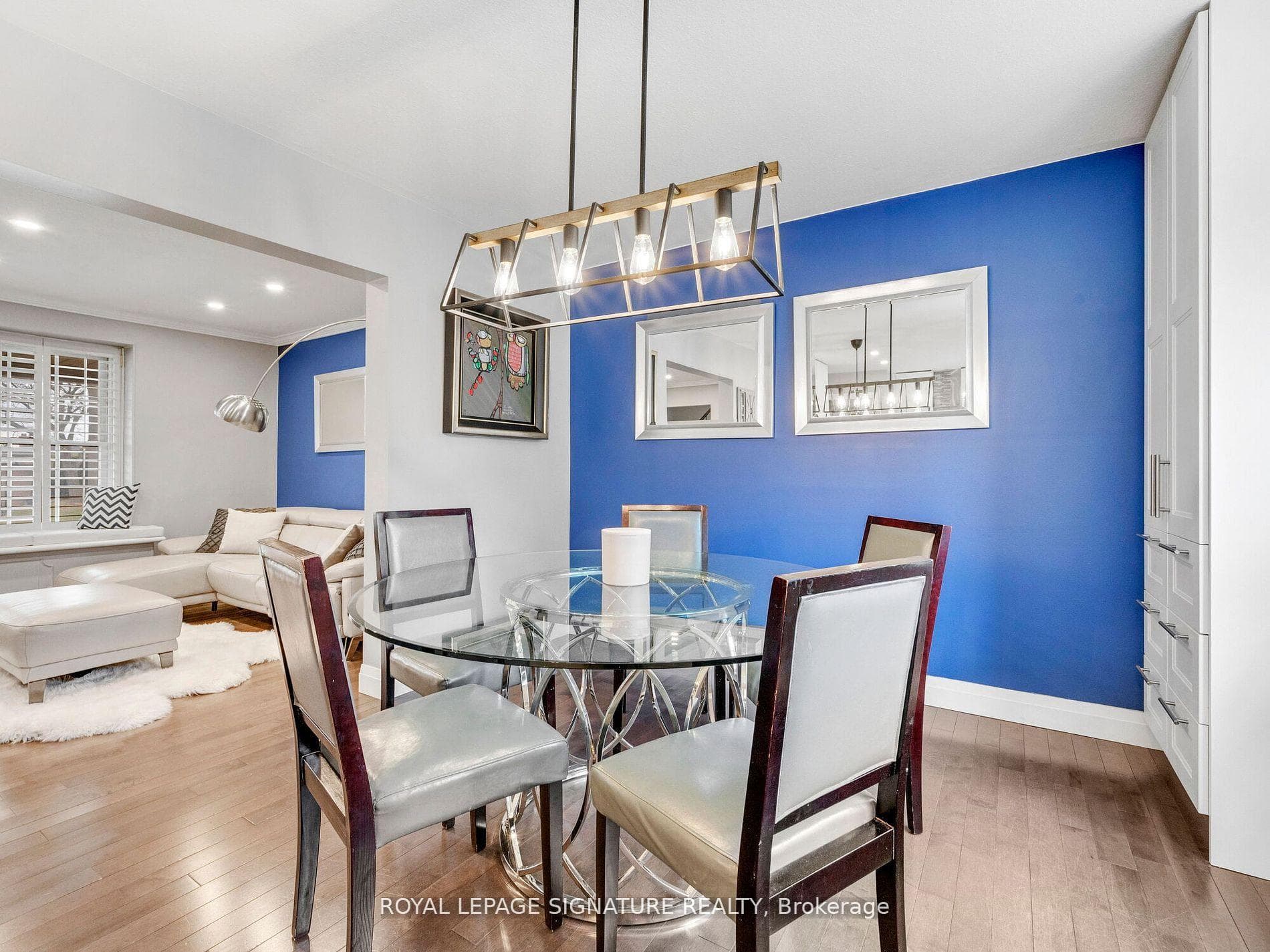 31 Hatherton Crescent photo 9