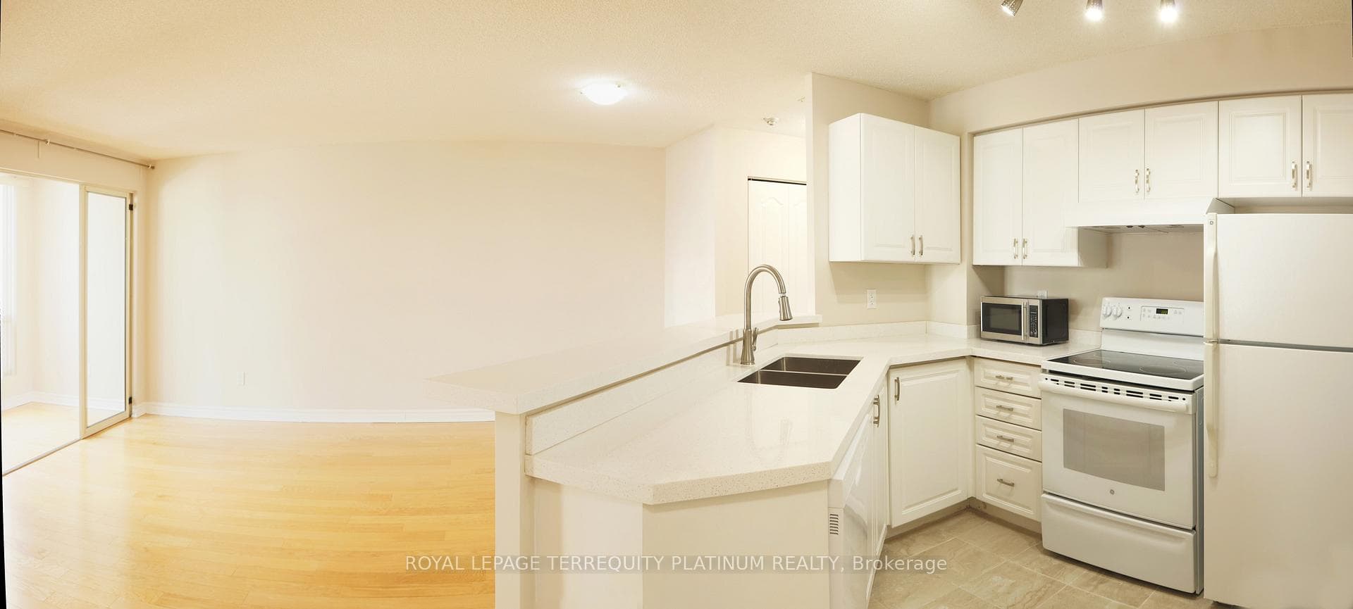 25 Grenville Street Unit 1801 photo 6