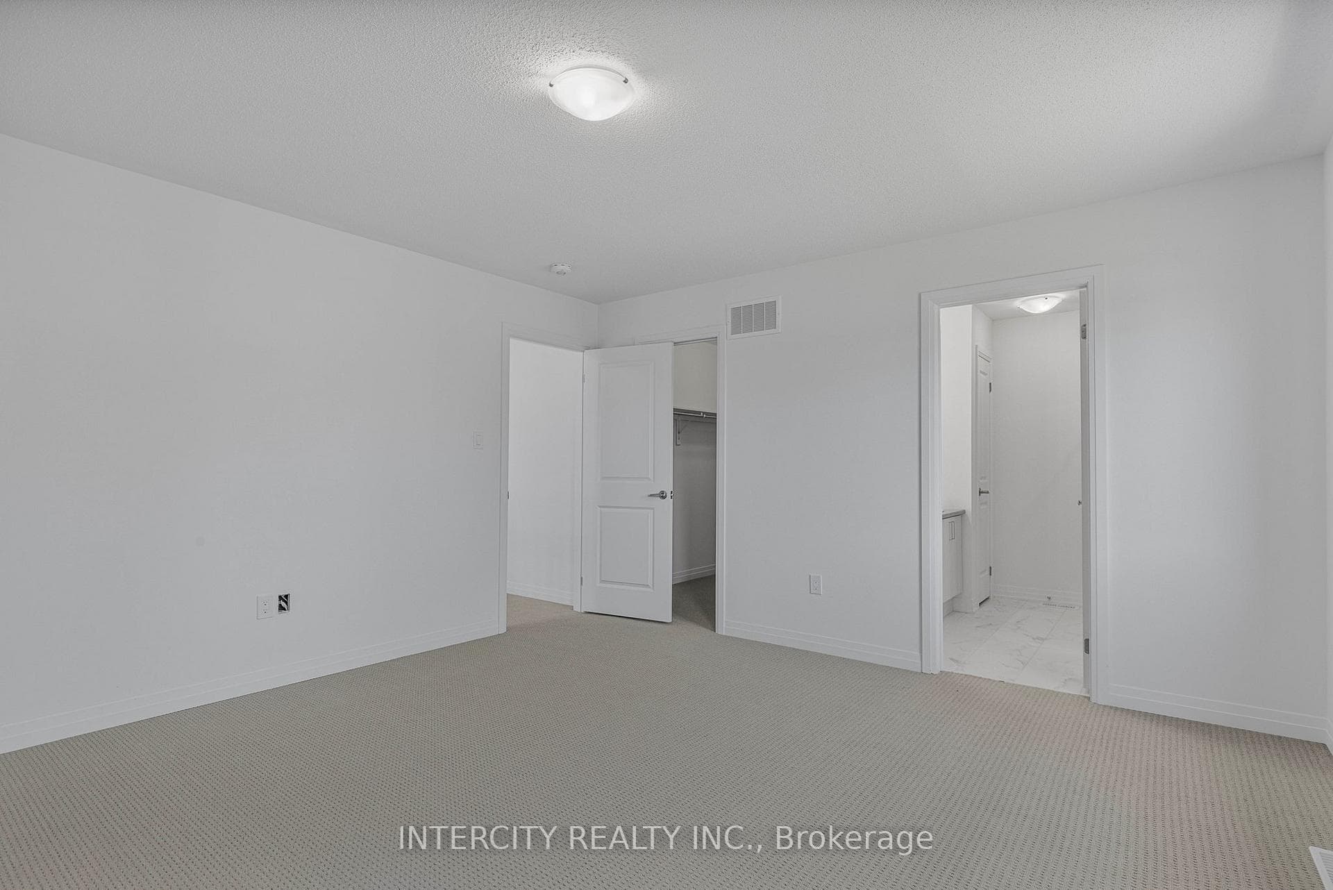 341 Quebec Street photo 27