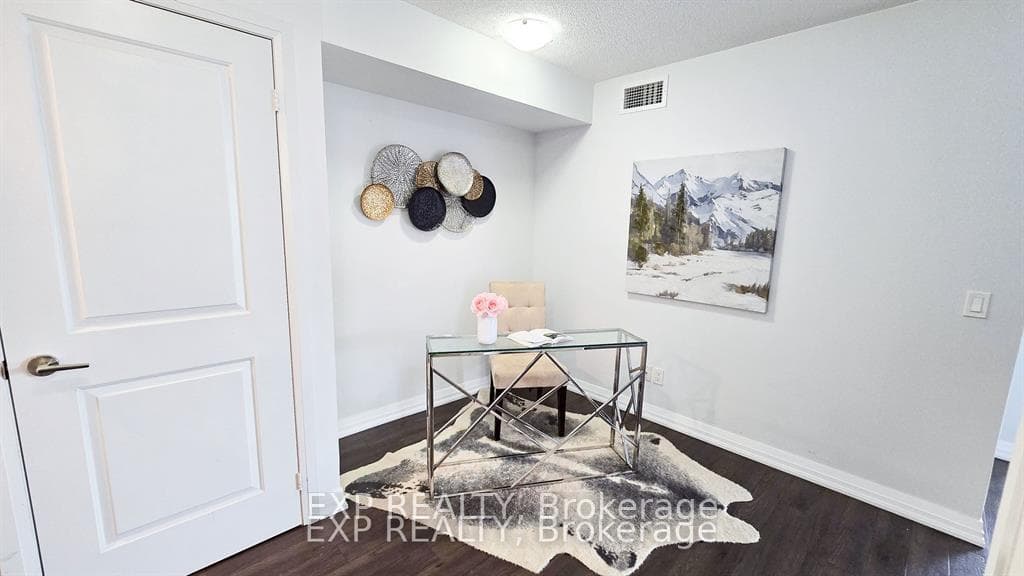 30 Meadowglen Place Unit 1702 photo 11
