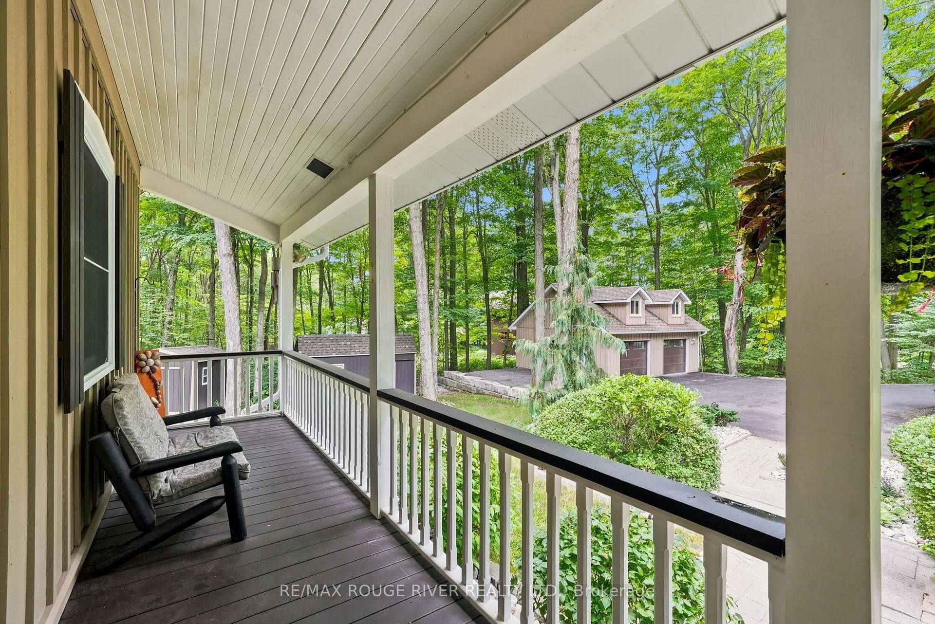 2774 Les Davey Road photo 4