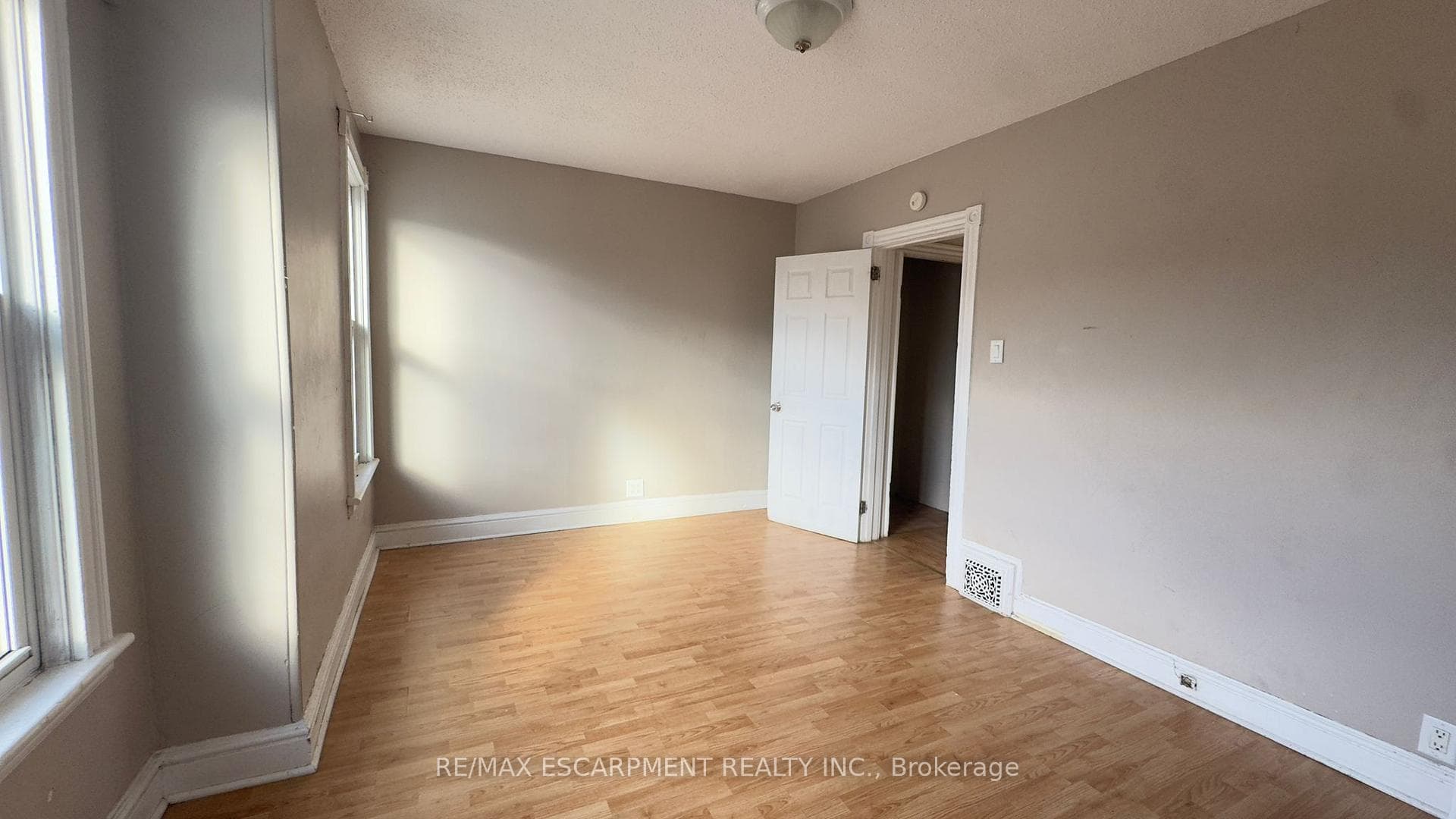 497 Cannon Street photo 17