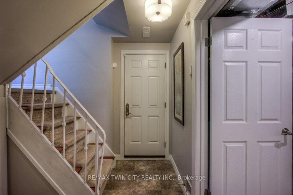 31 Nipigon Street photo 22