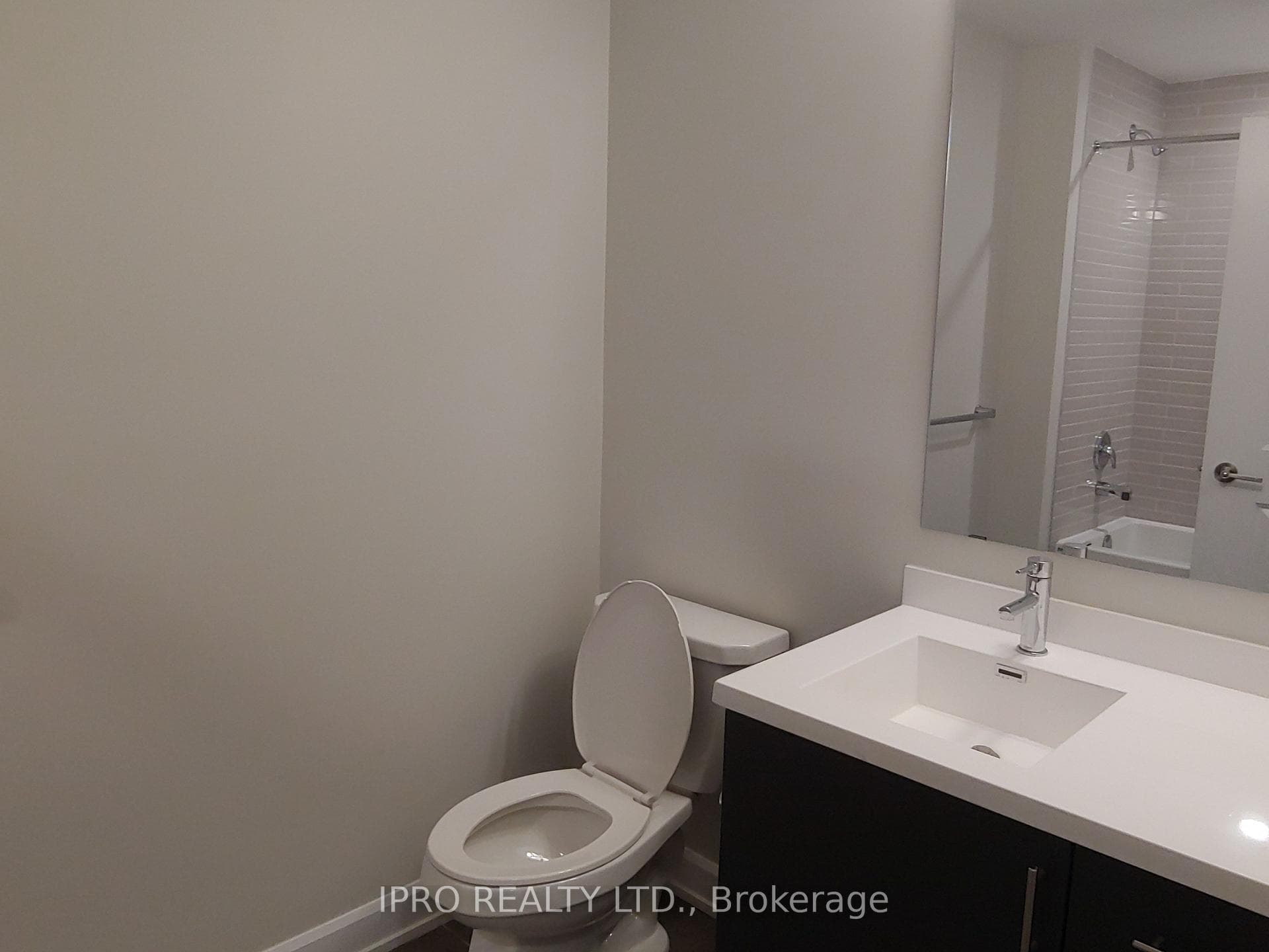 3200 William Coltson Avenue Unit 303 photo 8