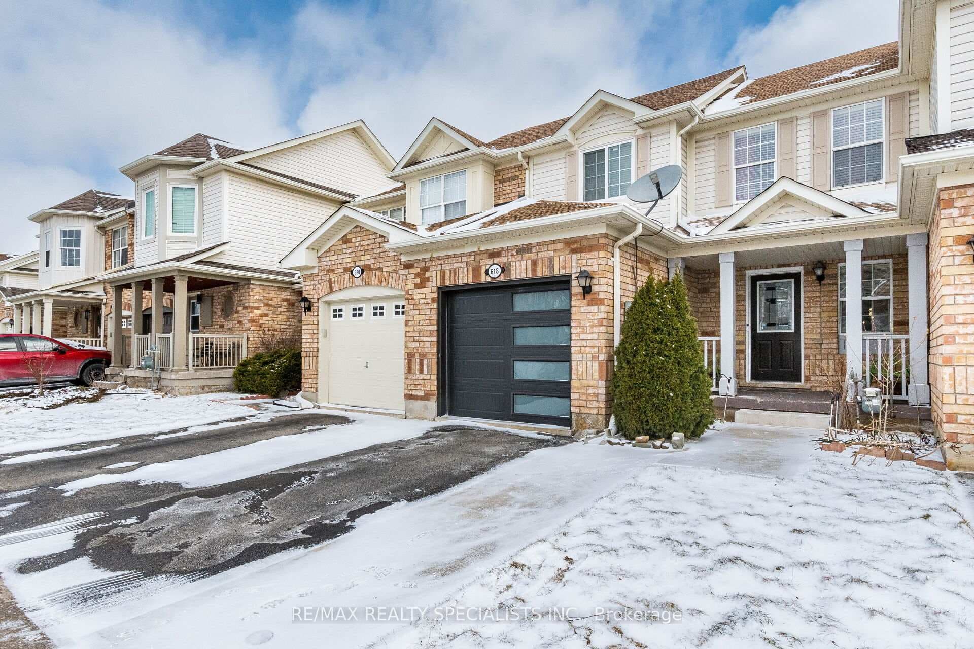 618 Hamilton Crescent photo 1