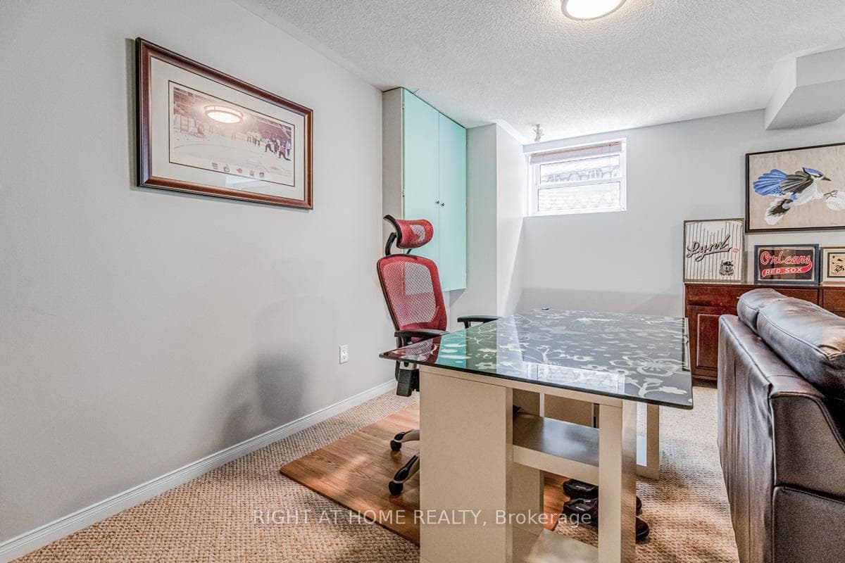 25 Ellen Street Unit 3 photo 31