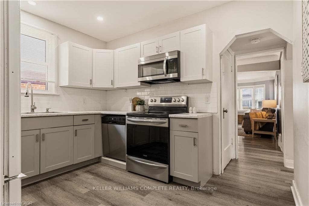 148 Huxley Avenue photo 10