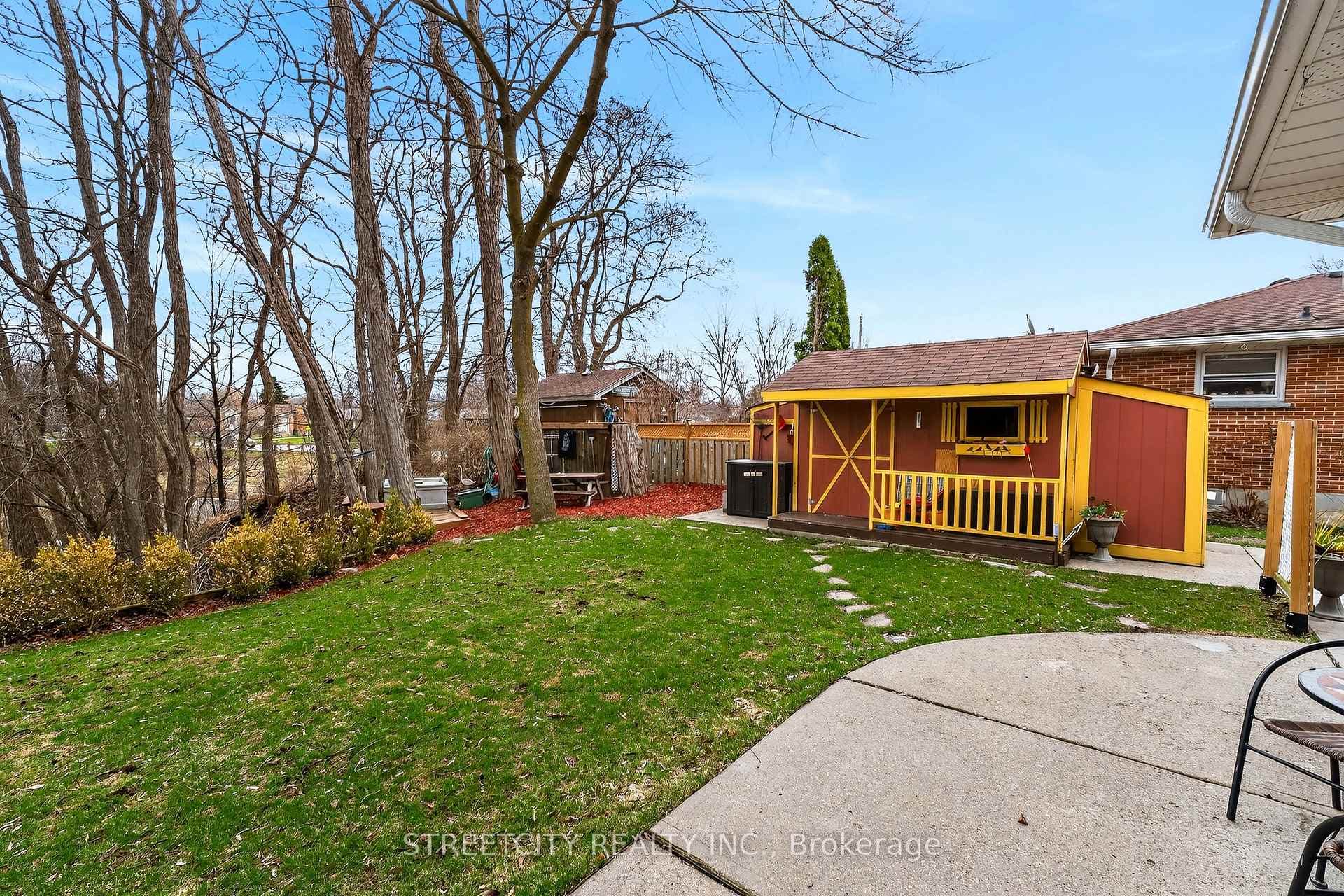 6 Montgomery Road photo 35