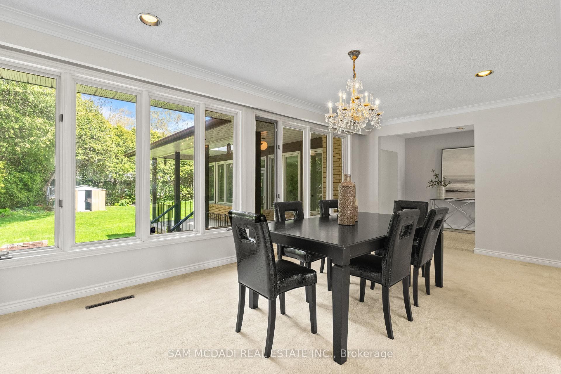 521 Vanessa Crescent photo 8