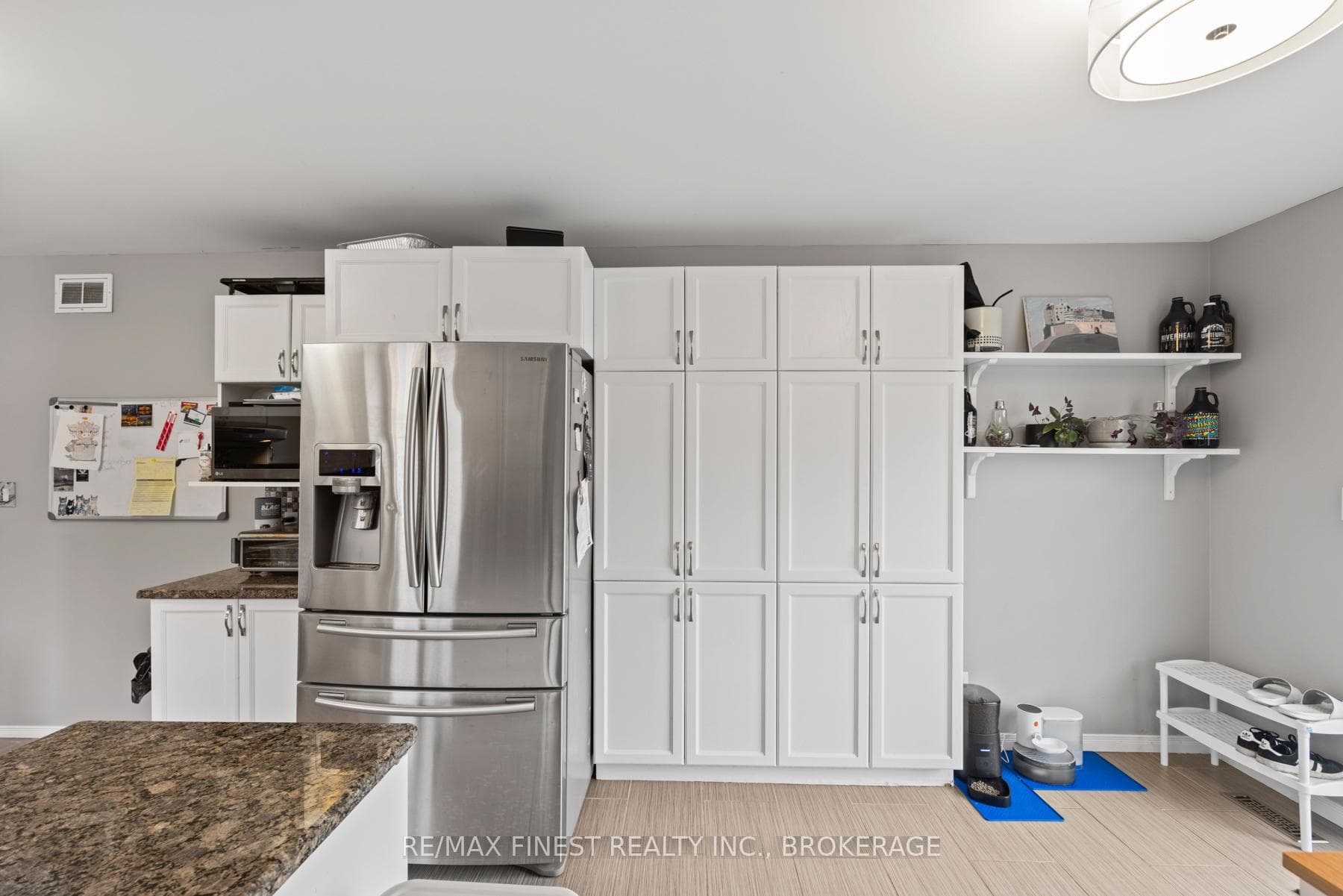 1001 Bluffwood Avenue photo 12