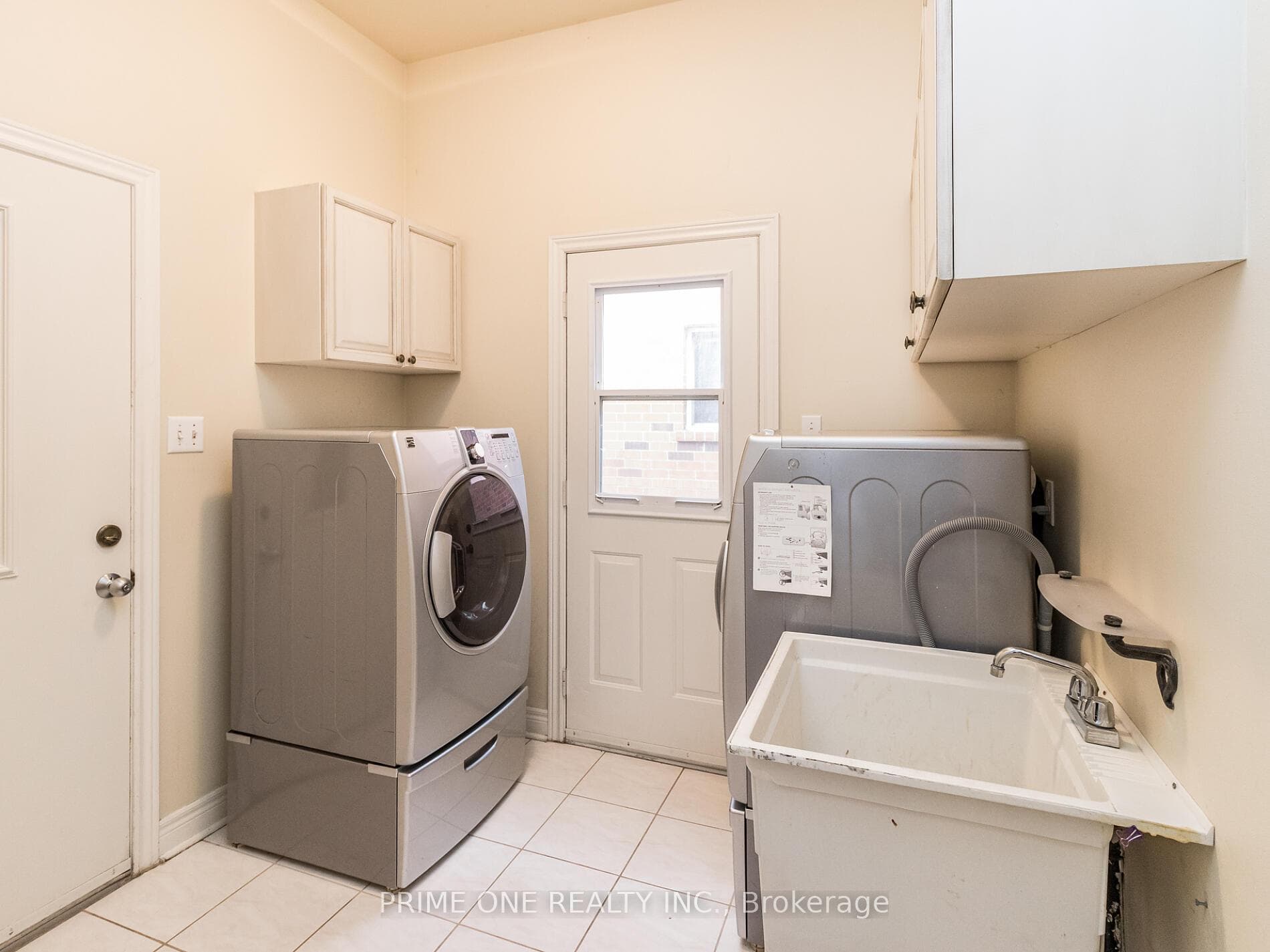 5462 Quartermain Crescent photo 37