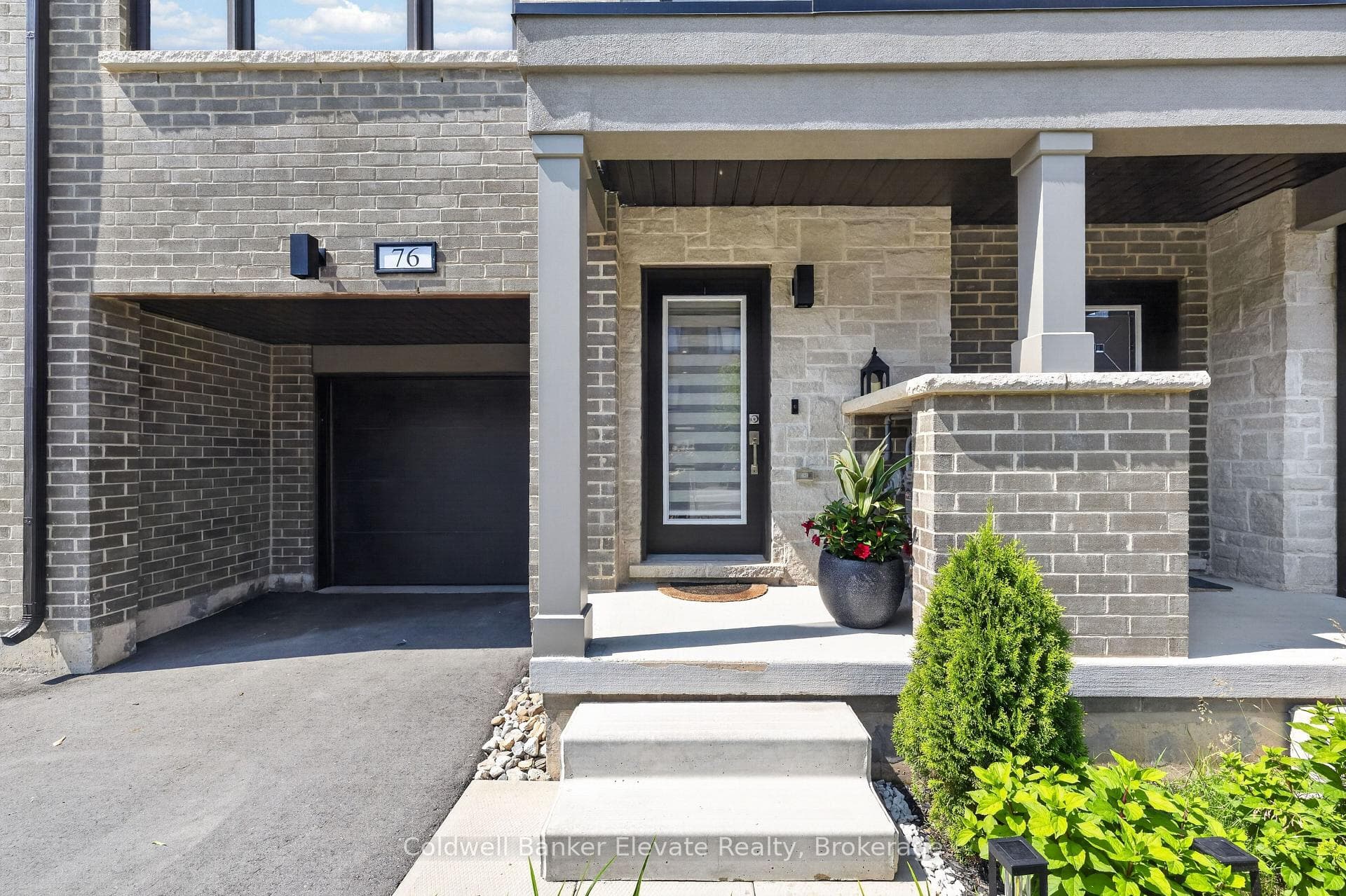 76 Windtree Way photo 3