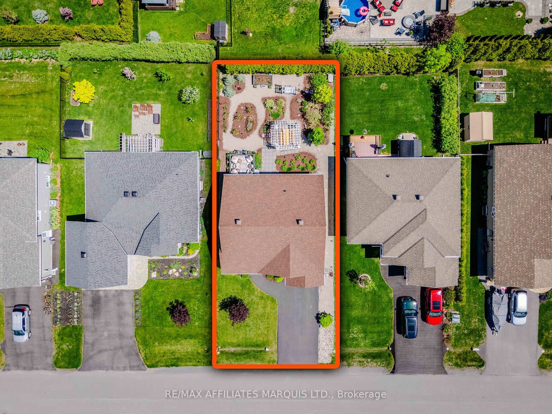 37 Eleanor Drive photo 3
