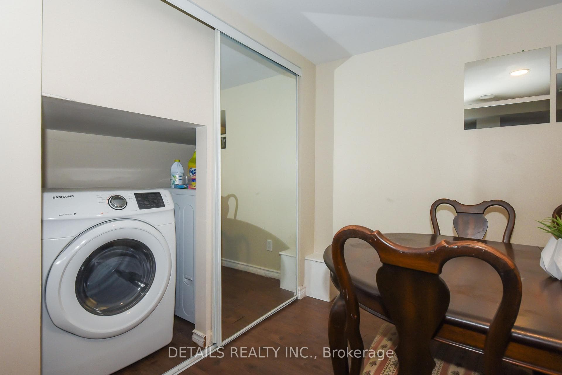 1255 Highgate Road photo 35