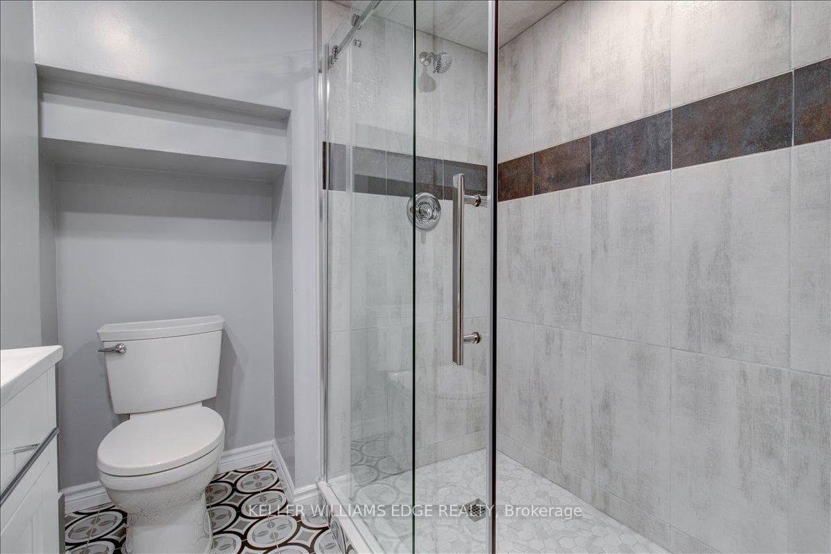 39 Bonaparte Way photo 30