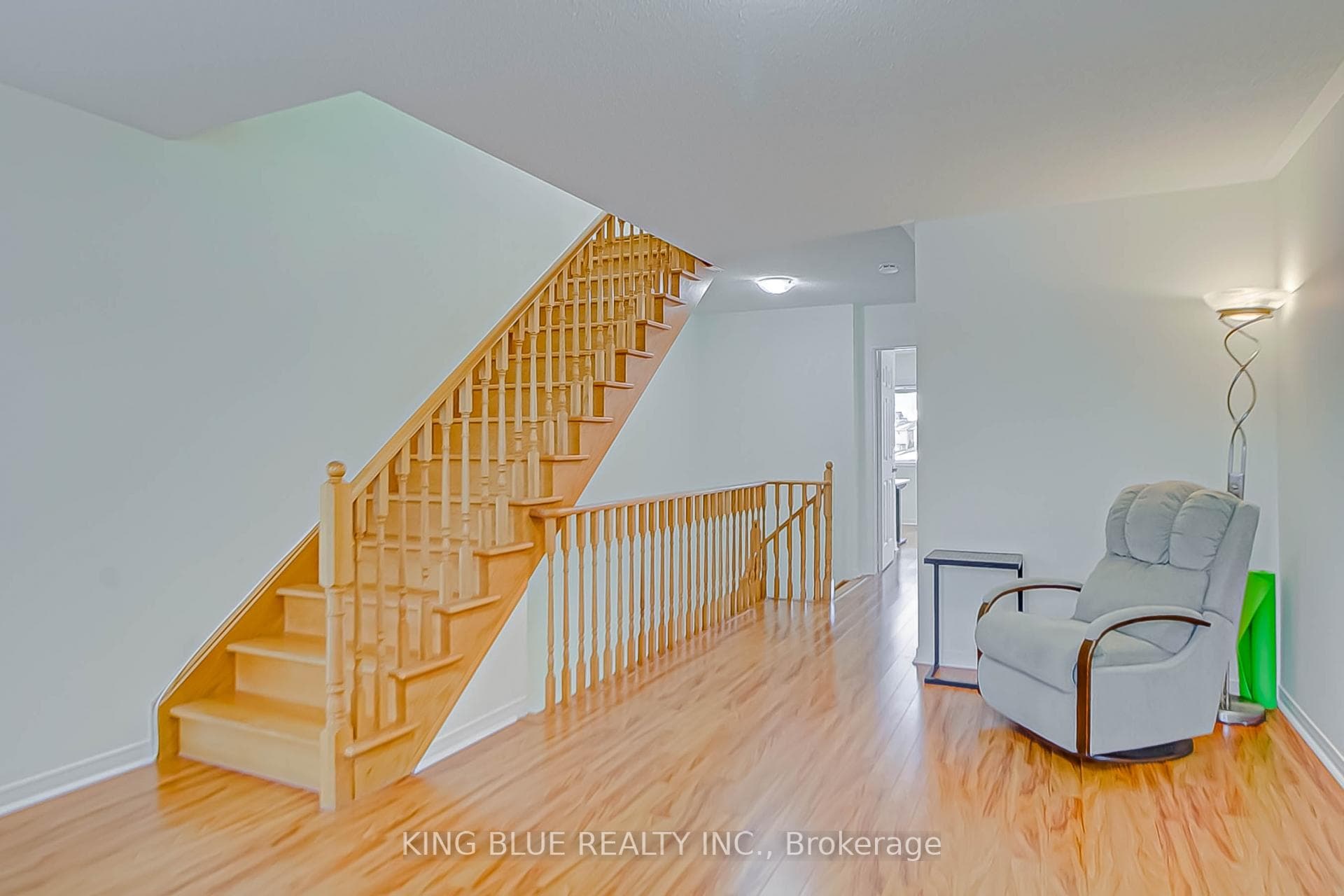 154 Bantry Avenue photo 25