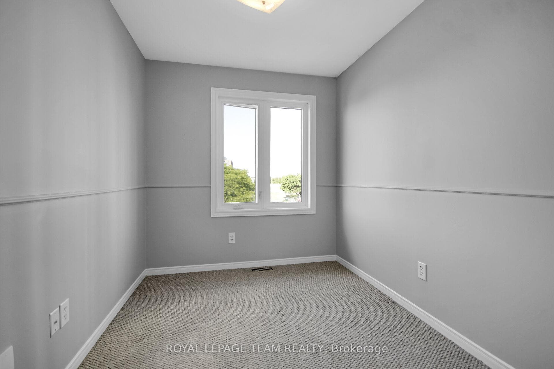 89 Thornbury Crescent photo 20