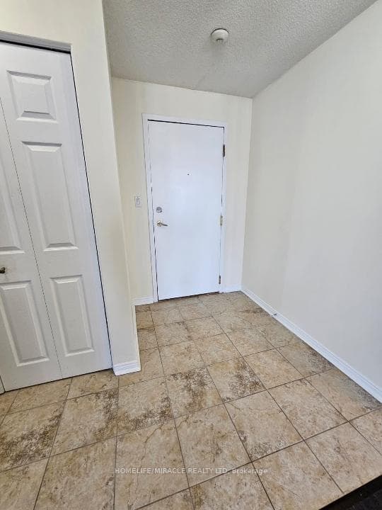 135 Hillcrest Avenue Unit PH3 photo 8