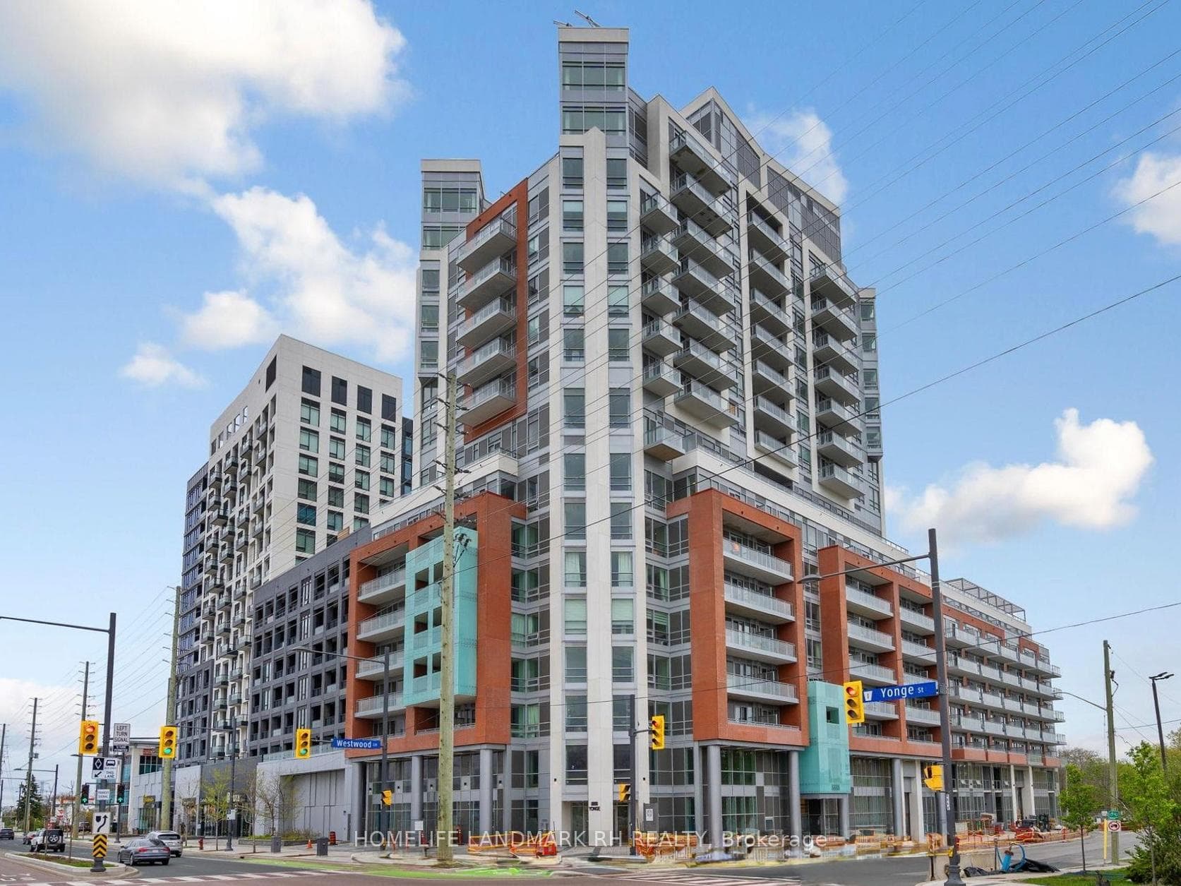 8888 YONGE Street Unit 715 photo 1