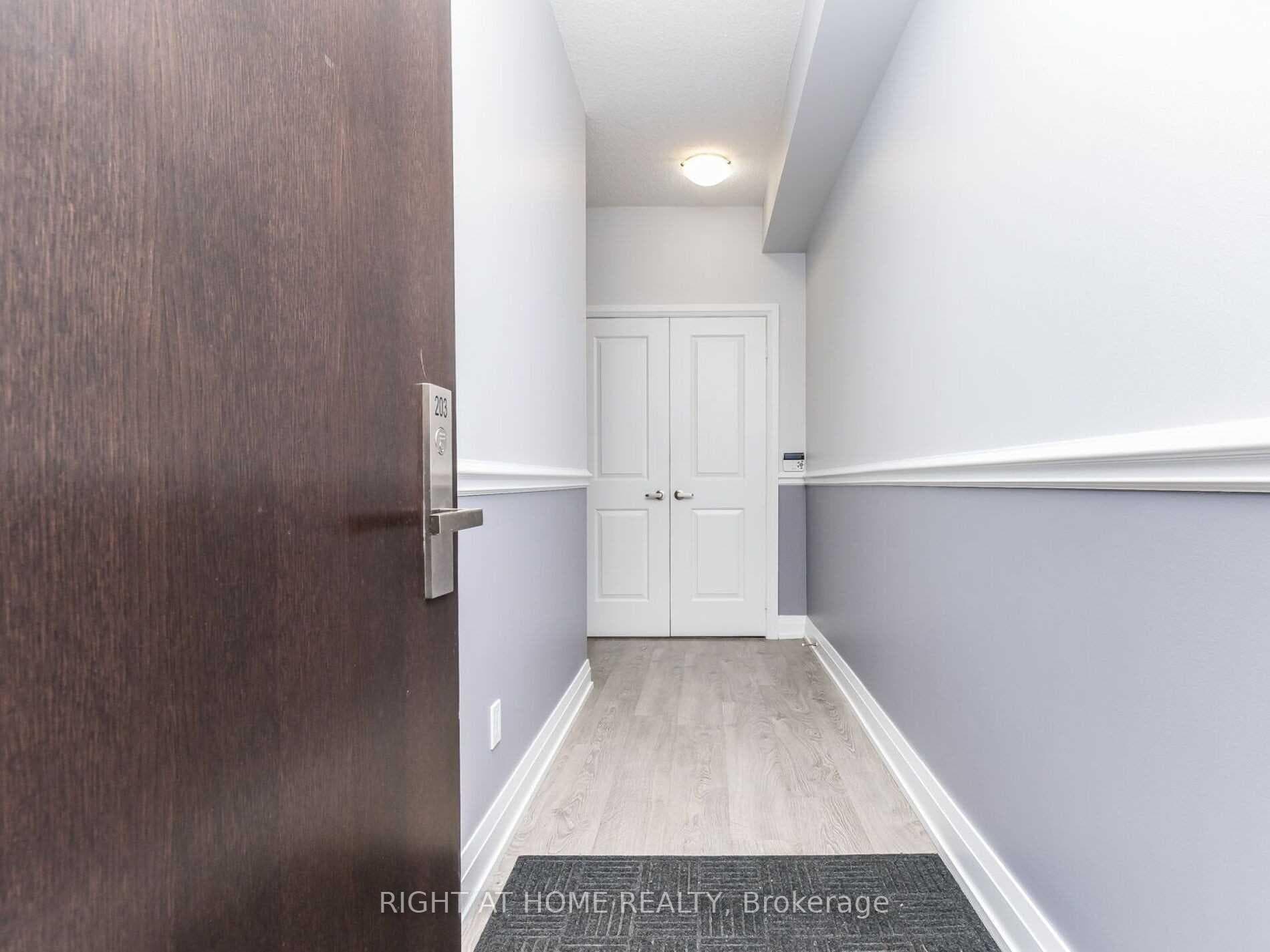65 Speers Road Unit 203 photo 3