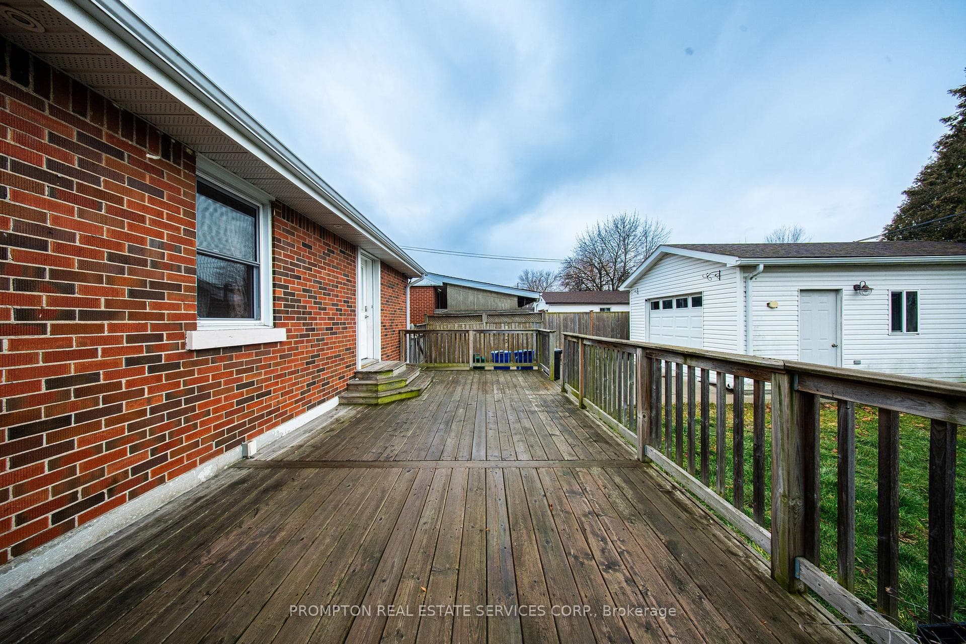 16 Fernwood Crescent photo 18