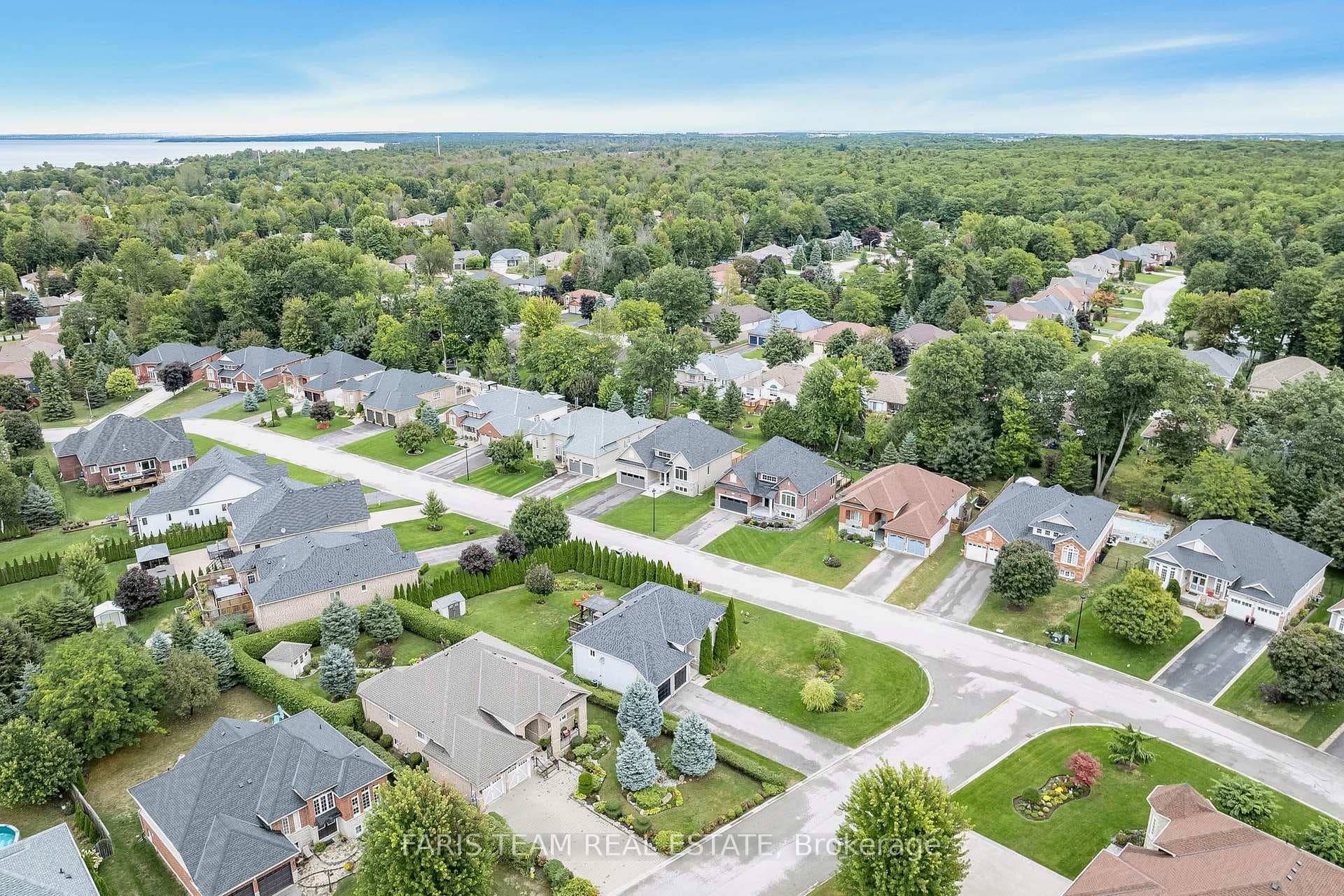 13 Fawndale Crescent photo 32