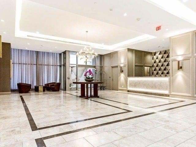 155 Yorkville Avenue Unit 520 photo 17